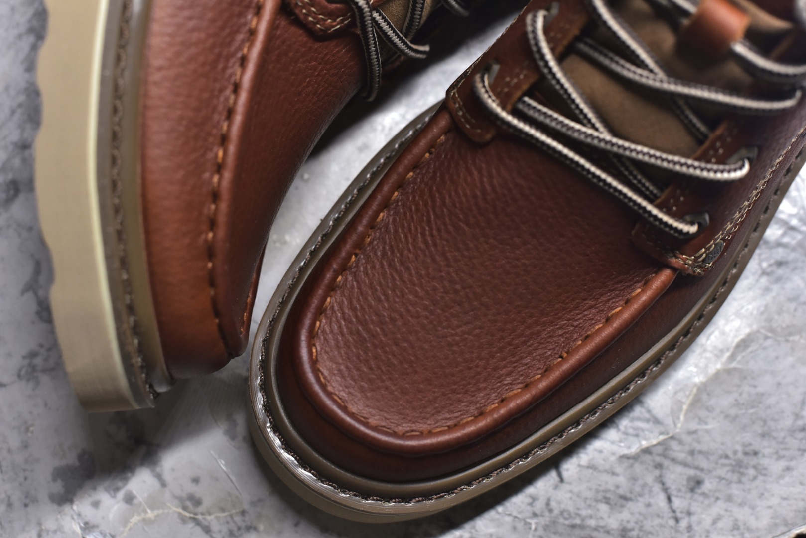 图片[8]-#天猫同款CAT/卡特723600户外工装轻底中帮休闲马丁靴系列 广东大厂品质 全新工艺升级 全鞋摔花进口牛皮材料 大底到五金都是代工厂原材料制作 同原版固特异永不开胶工艺 好货不杀猪 首单质量严格把控 全网独家首发 品质毋庸置疑 全套官网统一包装 今年冬季防寒户外专用 日常随意搭配 尺码：39 40 41 42 43 44（皮鞋码）-选品中心