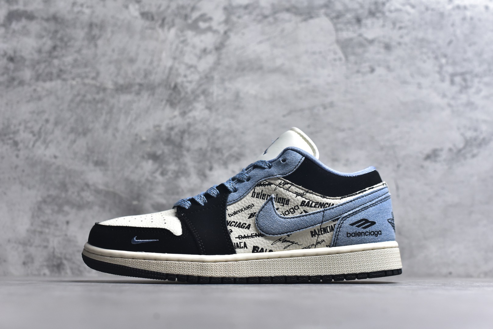 #海外爆款限量发售！高端定制Air Jordan 1 Low AJ1 乔1 “巴黎世家联名---水洗牛仔蓝”高端定制 低帮复古篮球鞋 #定制鞋盒 大厂纯原品质出货 超高清洁度 皮料切割干净无任何毛边 细节完美 货号：LD8888-010 尺码：36 36.5 37.5 38 38.5 39 40 40.5 41 42 42.5 43 44 44.5 45-选品中心