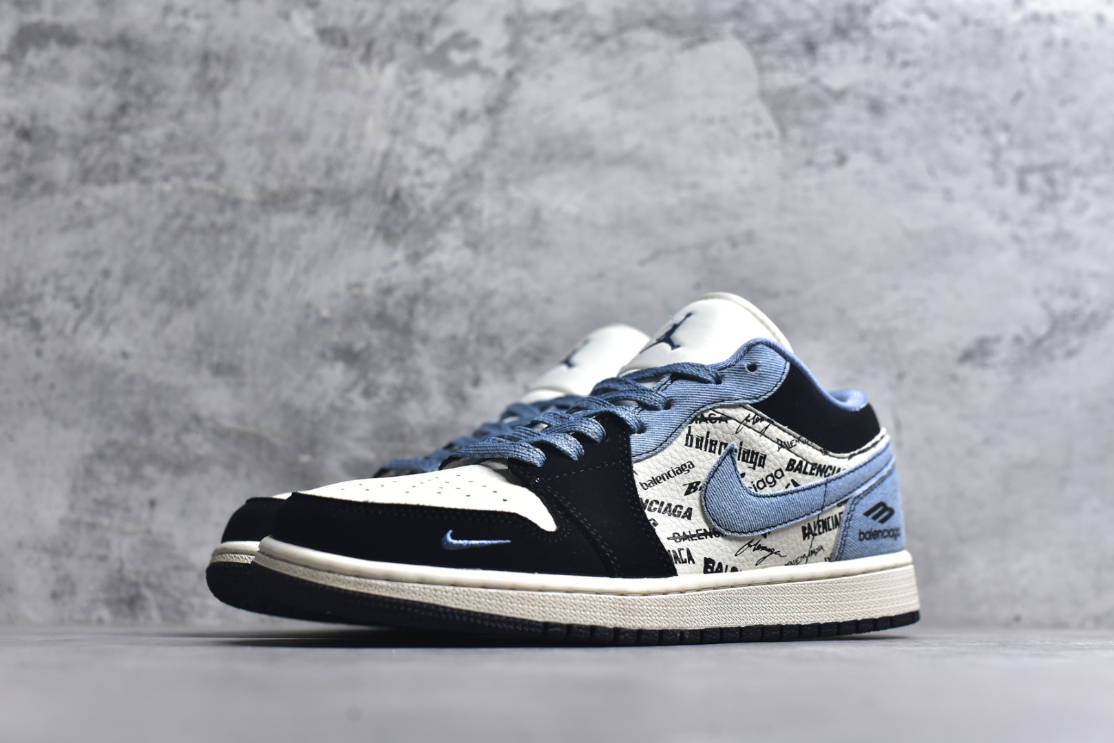 图片[2]-#海外爆款限量发售！高端定制Air Jordan 1 Low AJ1 乔1 “巴黎世家联名—水洗牛仔蓝”高端定制 低帮复古篮球鞋 #定制鞋盒 大厂纯原品质出货 超高清洁度 皮料切割干净无任何毛边 细节完美 货号：LD8888-010 尺码：36 36.5 37.5 38 38.5 39 40 40.5 41 42 42.5 43 44 44.5 45-选品中心