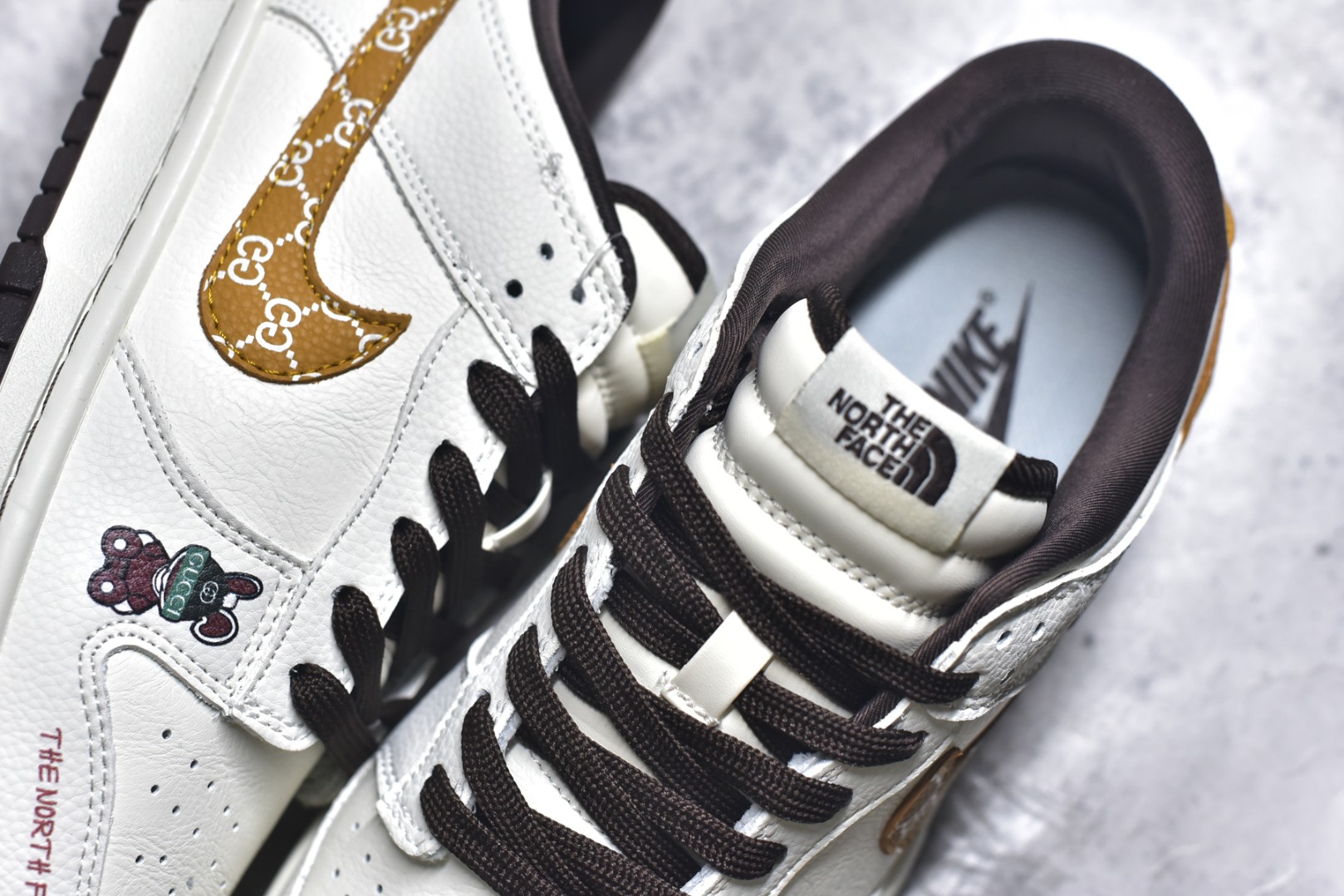 图片[9]-#Nike SB Dunk Low GUCCI联名“——白黑棕” 高端定制 低帮休闲板鞋 定制鞋盒 高级夜光效果 Ortholite鞋垫透气防臭 大厂纯原品质出货 超高清洁度 皮料切割干净无任何毛边 细节完美 货号：YF9511-916 尺码：36 36.5 37.5 38 38.5 39 40 40.5 41 42 42.5 43 44 44.5 45-选品中心