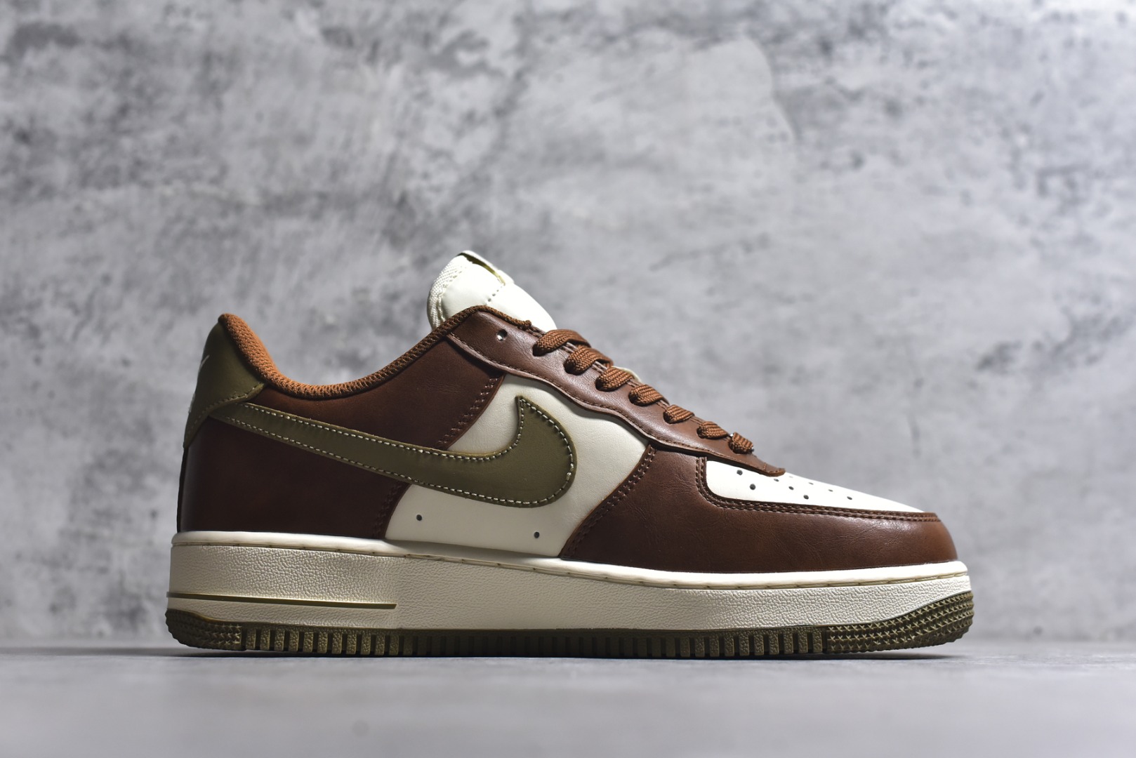 图片[3]-#海外限量发售！公司级NIke Air Force 1 \’07 Low “LV联名–白棕摩卡” 空军一号低帮 运动鞋 休闲鞋 折边针车 工艺难度大 原楦头原纸板 高端定制鞋盒 原厂鞋底 超高清洁度 细节完美 货号：NH0601-590 尺码：36 36.5 37.5 38 38.5 39 40 40.5 41 42 42.5 43 44 44.5 45-选品中心