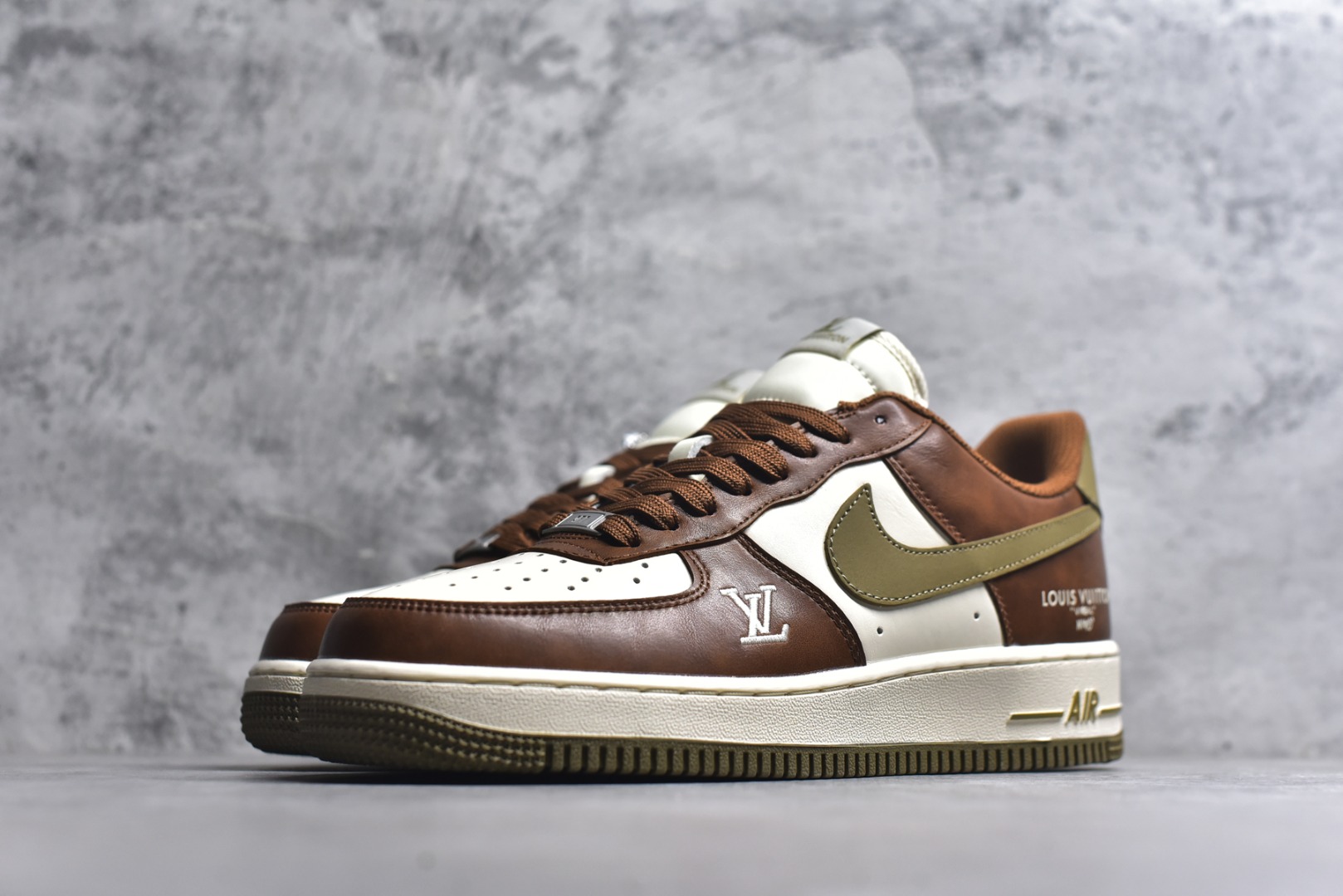 图片[2]-#海外限量发售！公司级NIke Air Force 1 \’07 Low “LV联名–白棕摩卡” 空军一号低帮 运动鞋 休闲鞋 折边针车 工艺难度大 原楦头原纸板 高端定制鞋盒 原厂鞋底 超高清洁度 细节完美 货号：NH0601-590 尺码：36 36.5 37.5 38 38.5 39 40 40.5 41 42 42.5 43 44 44.5 45-选品中心