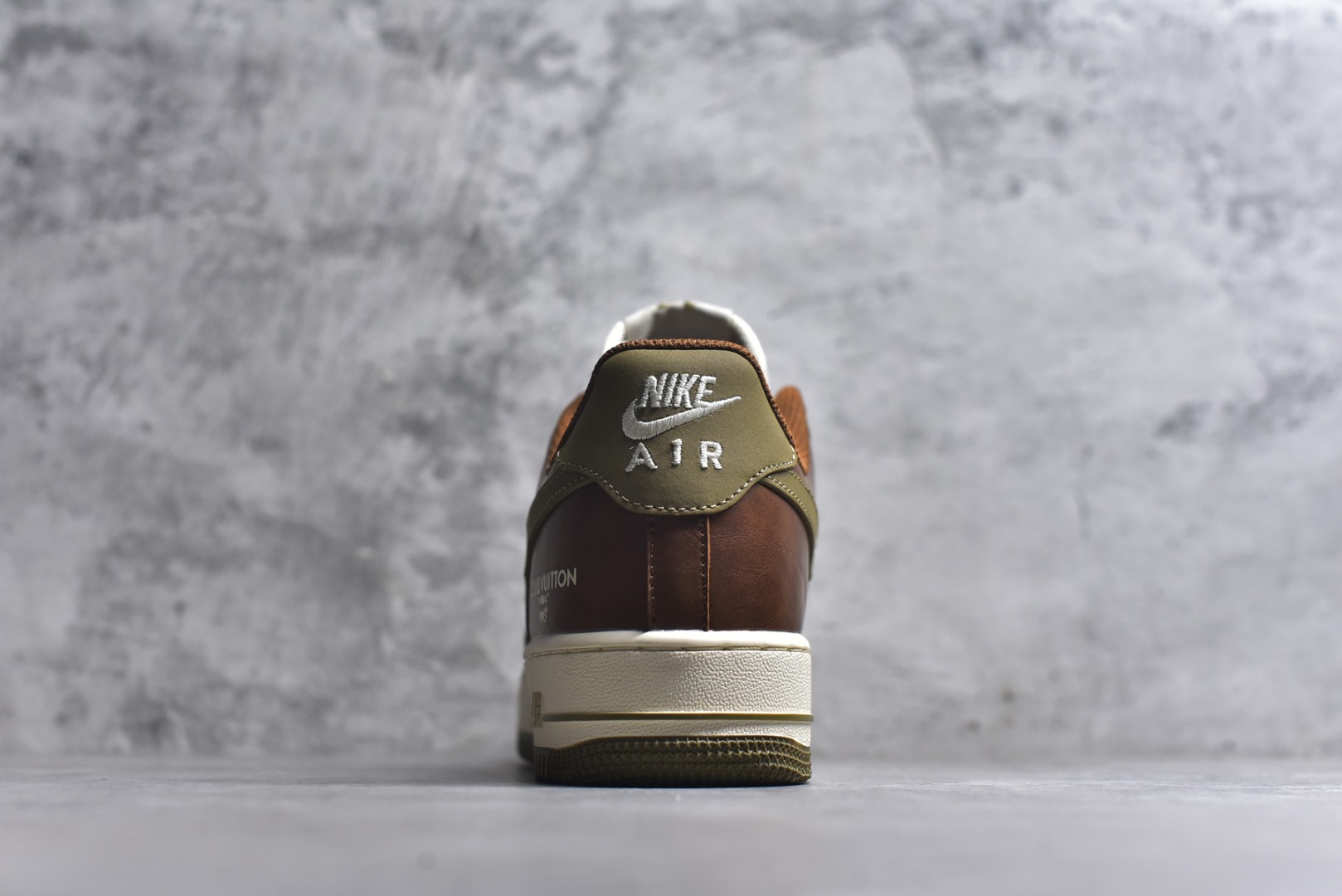 图片[5]-#海外限量发售！公司级NIke Air Force 1 \’07 Low “LV联名–白棕摩卡” 空军一号低帮 运动鞋 休闲鞋 折边针车 工艺难度大 原楦头原纸板 高端定制鞋盒 原厂鞋底 超高清洁度 细节完美 货号：NH0601-590 尺码：36 36.5 37.5 38 38.5 39 40 40.5 41 42 42.5 43 44 44.5 45-选品中心