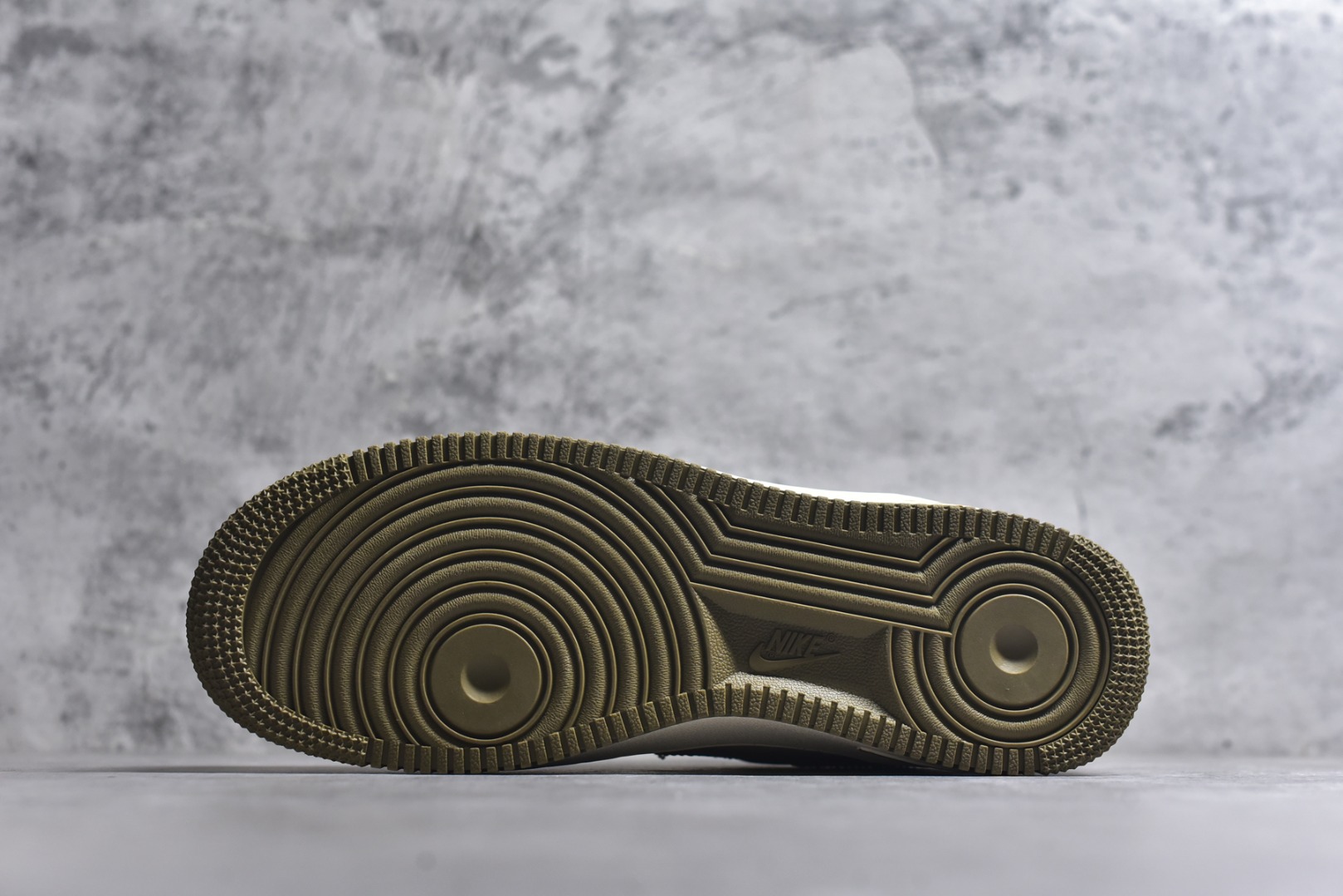 图片[6]-#海外限量发售！公司级NIke Air Force 1 \’07 Low “LV联名–白棕摩卡” 空军一号低帮 运动鞋 休闲鞋 折边针车 工艺难度大 原楦头原纸板 高端定制鞋盒 原厂鞋底 超高清洁度 细节完美 货号：NH0601-590 尺码：36 36.5 37.5 38 38.5 39 40 40.5 41 42 42.5 43 44 44.5 45-选品中心