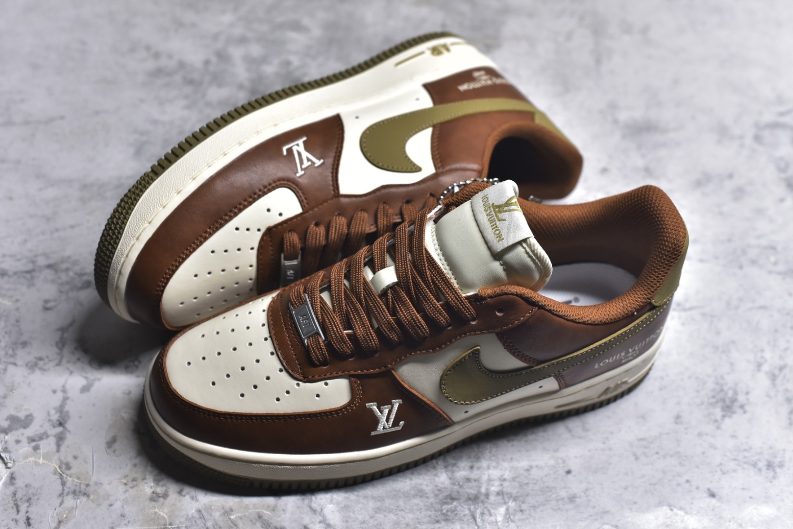 图片[7]-#海外限量发售！公司级NIke Air Force 1 \’07 Low “LV联名–白棕摩卡” 空军一号低帮 运动鞋 休闲鞋 折边针车 工艺难度大 原楦头原纸板 高端定制鞋盒 原厂鞋底 超高清洁度 细节完美 货号：NH0601-590 尺码：36 36.5 37.5 38 38.5 39 40 40.5 41 42 42.5 43 44 44.5 45-选品中心