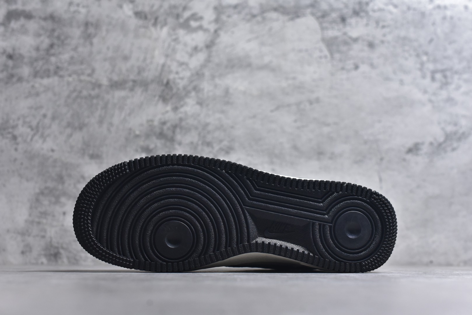 图片[6]-#海外限量发售！公司级Nike Air Force 1 \’07 Low “权志龙联名——雏菊米黑勾”空军一号 低帮 运动鞋 休闲鞋 折边针车 工艺难度大 原楦头原纸板 原装鞋盒 定制五金配件 内置全掌气垫 原厂鞋底 货号：LD1999-002 尺码：36 36.5 37.5 38 38.5 39 40 40.5 41 42 42.5 43 44 44.5 45-选品中心