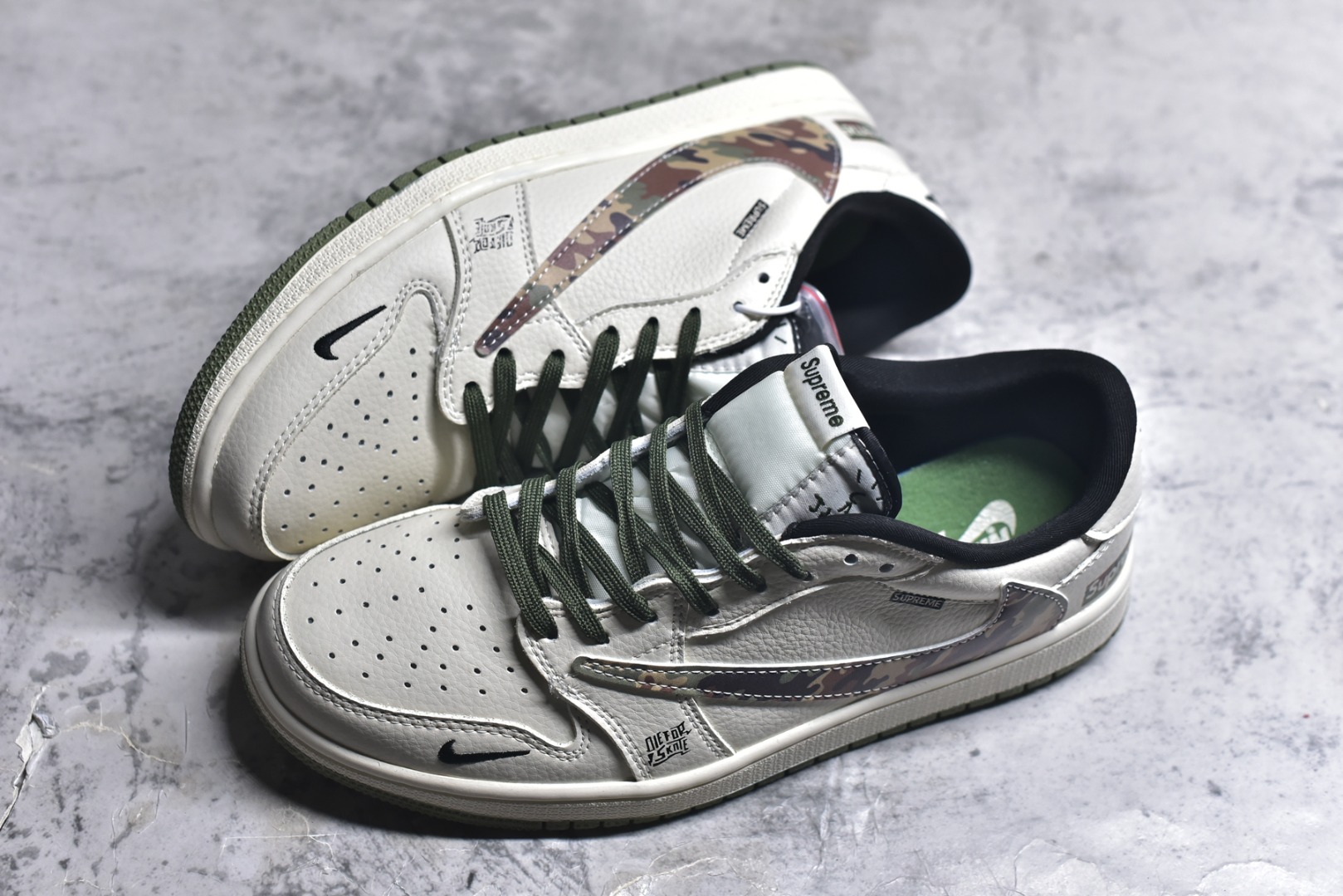 图片[7]-#Nike Air Jordan 1 x Travis Scott AJ1倒勾 乔一倒钩 ‘DIY’定制 耐克 低帮文化篮球鞋 完美品质出货 细节如图所示 鞋面切割工整 冲孔整齐干净 中底拉帮线 整体清洁度非常好 货号：XS2024-046 尺码：36 36.5 37.5 38 38.5 39 40 40.5 41 42 42.5 43 44 45-选品中心