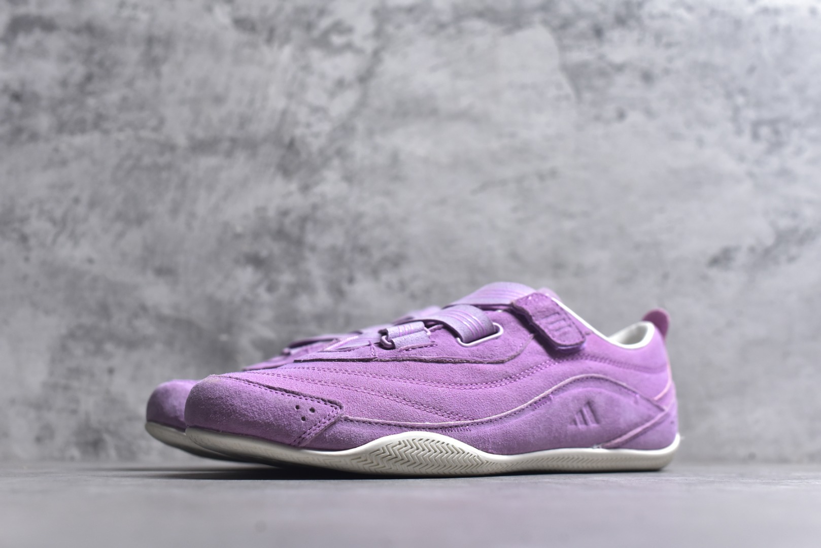 图片[2]-#AD FOS URBAN REVERIE 舒适百搭 耐磨 低帮 生活休闲鞋 KJ4035 实拍调校N版已经零色差零失真 百分百还原实物色彩所见即所得 不存在货不对板色差等低级问题 选购参考实物拍摄 不混卖不参货 只用心做好货严格选品 承诺混一赔十 尺码：35.5-40\”},\”commodity\”：{\”time\”：\”2025/12/20-选品中心