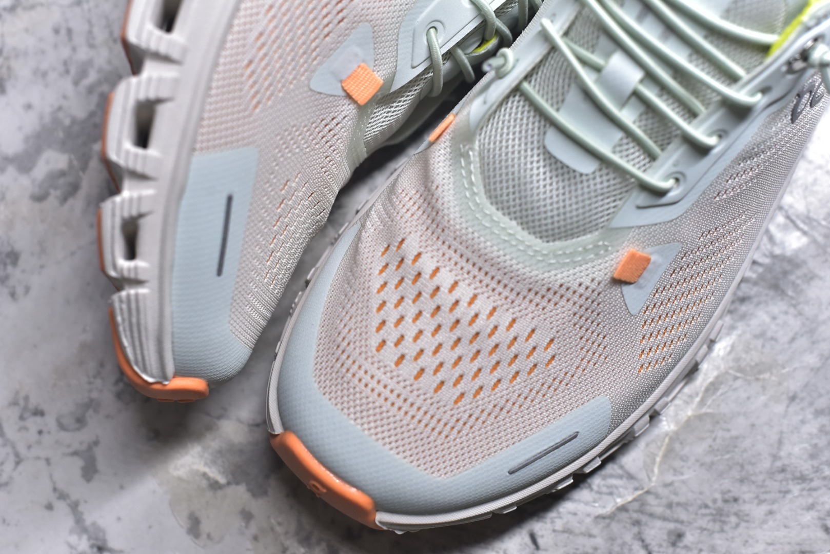 图片[8]-#On昂跑 Cloud 6 Coast 轻量运动休闲鞋 轻量透气的工程网格结合环保人造麂皮 衬托出活力醒目的视觉效果 饰有品牌Logo的TPU鞋带扣 让系带方式别具一格 是日常穿搭旅行和城市探索的理想之选 货号：3MF10030162 尺码：36 36.5 37.5 38 38.5 39 40 40.5 41 42 42.5 43 44 45-选品中心