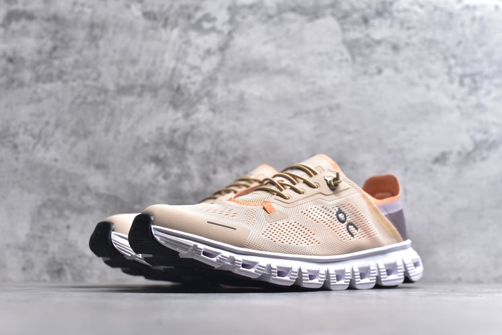 图片[2]-#On昂跑 Cloud 6 Coast 轻量运动休闲鞋 轻量透气的工程网格结合环保人造麂皮 衬托出活力醒目的视觉效果 饰有品牌Logo的TPU鞋带扣 让系带方式别具一格 是日常穿搭旅行和城市探索的理想之选 货号：3MF10030162 尺码：36 36.5 37.5 38 38.5 39 40 40.5 41 42 42.5 43 44 45-选品中心