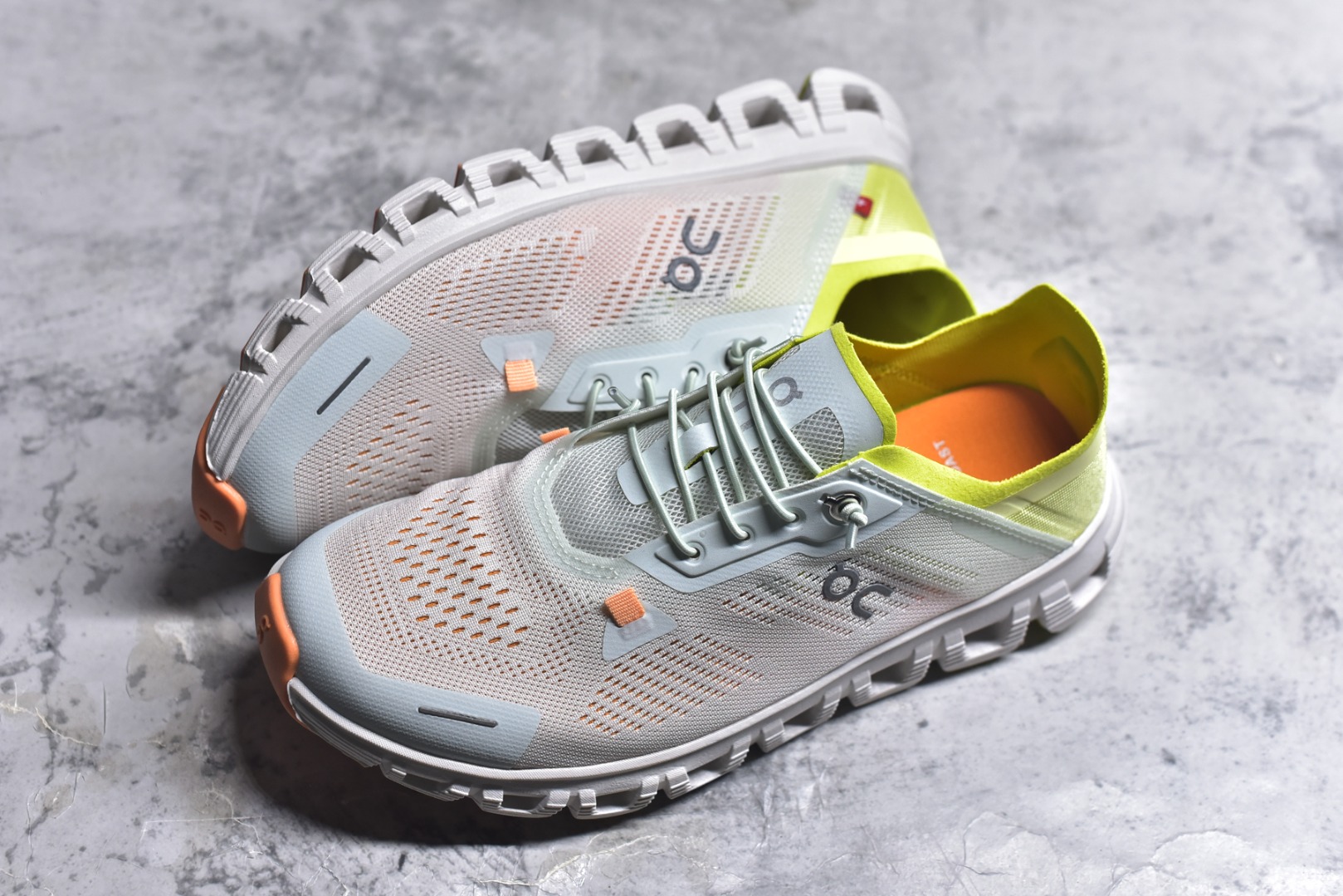 图片[7]-#On昂跑 Cloud 6 Coast 轻量运动休闲鞋 轻量透气的工程网格结合环保人造麂皮 衬托出活力醒目的视觉效果 饰有品牌Logo的TPU鞋带扣 让系带方式别具一格 是日常穿搭旅行和城市探索的理想之选 货号：3MF10030162 尺码：36 36.5 37.5 38 38.5 39 40 40.5 41 42 42.5 43 44 45-选品中心