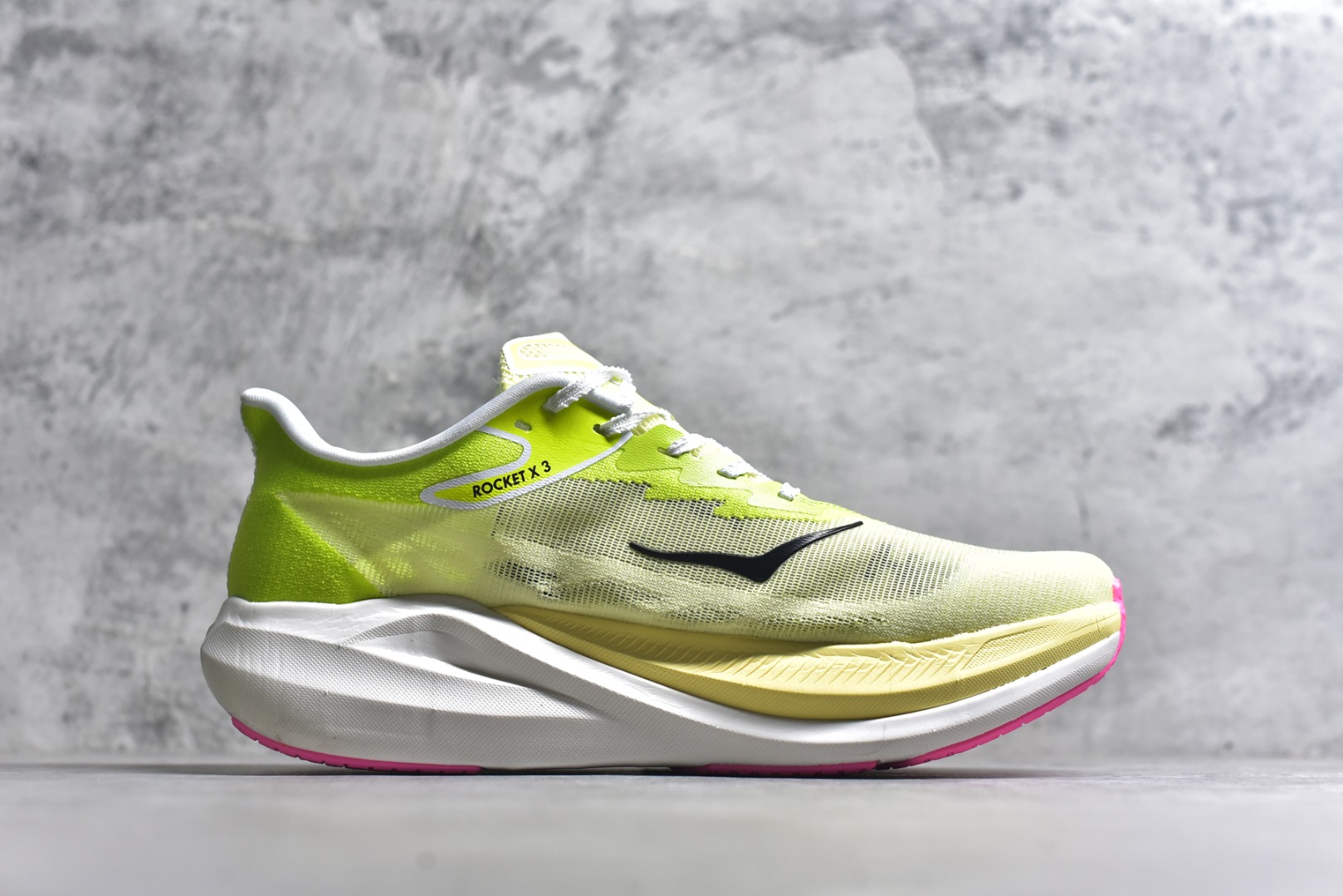 图片[3]-#HOKA ONE ONE Rocket X 3 低帮专业越野跑步鞋 实拍首发 相较于前几代Mafate包裹感更好 跟Speedgoat(快速羚羊)系列比起来更加舒适 鞋底防滑性能在下坡的石板台阶和原始路面都有很好的表现 HOKA血统属性厚底设计 在快速下坡时起到缓震保护作用 减少重力给予脚踝、膝部、髋关节等处带来的冲击力 尺码：36 37 37.5 38 38.5 39 40 40.5 41 42 42.5 43 44 44.5 45-选品中心