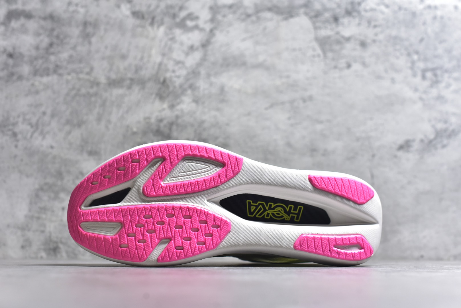 图片[6]-#HOKA ONE ONE Rocket X 3 低帮专业越野跑步鞋 实拍首发 相较于前几代Mafate包裹感更好 跟Speedgoat(快速羚羊)系列比起来更加舒适 鞋底防滑性能在下坡的石板台阶和原始路面都有很好的表现 HOKA血统属性厚底设计 在快速下坡时起到缓震保护作用 减少重力给予脚踝、膝部、髋关节等处带来的冲击力 尺码：36 37 37.5 38 38.5 39 40 40.5 41 42 42.5 43 44 44.5 45-选品中心