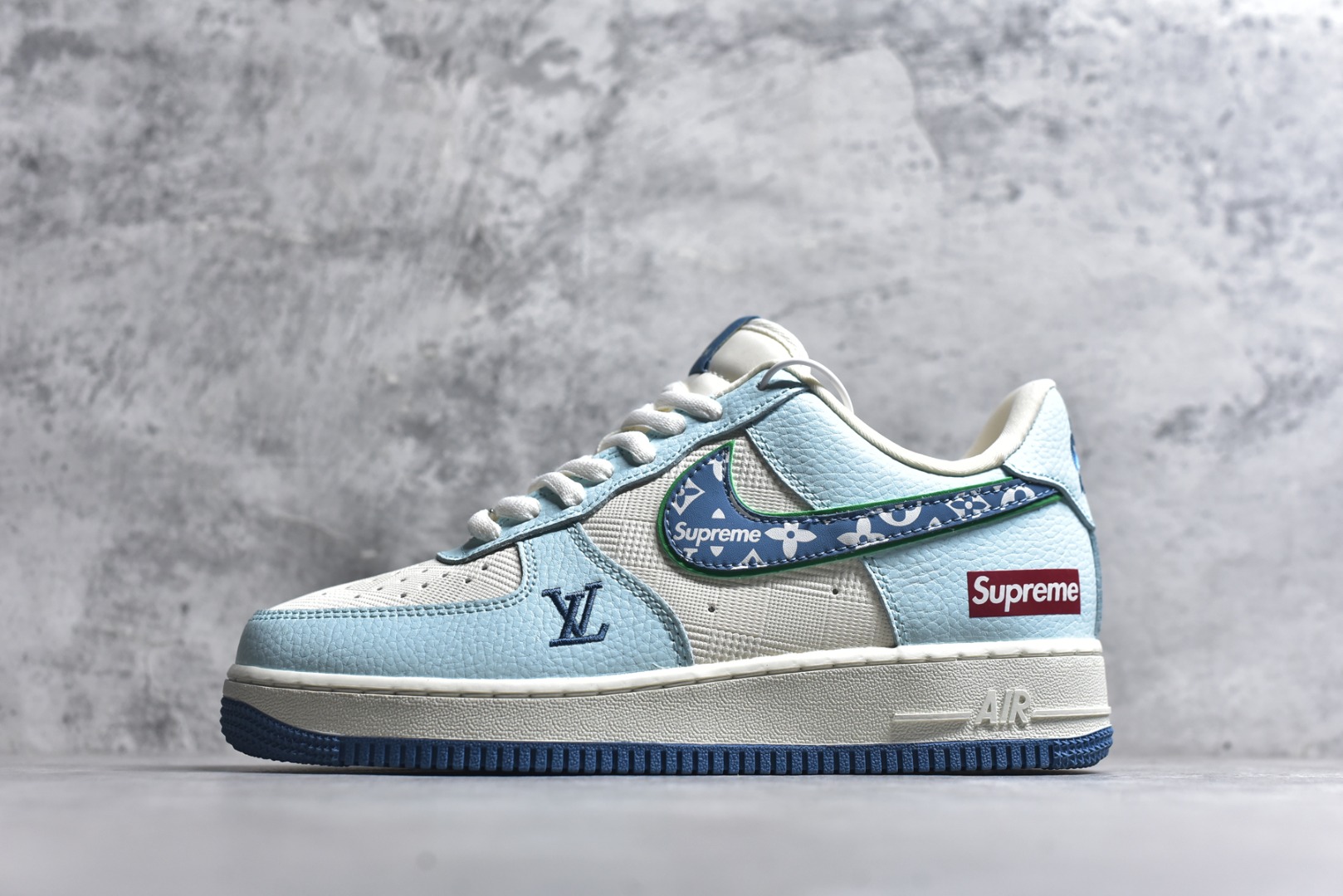 #Nike Air Force 1 Low 07 x Louis Vuitton x Supreme LVSUP联名-白蓝 原楦头原纸板 打造纯正低帮空军版型专注外贸渠道 全掌内置蜂窝气垫 原盒配件 原厂中底钢印、拉帮完美 货号：YF9511 809 尺码：36 36.5 37.5 38 38.5 39 40 40.5 41 42 42.5 43 44 44.5 45-选品中心