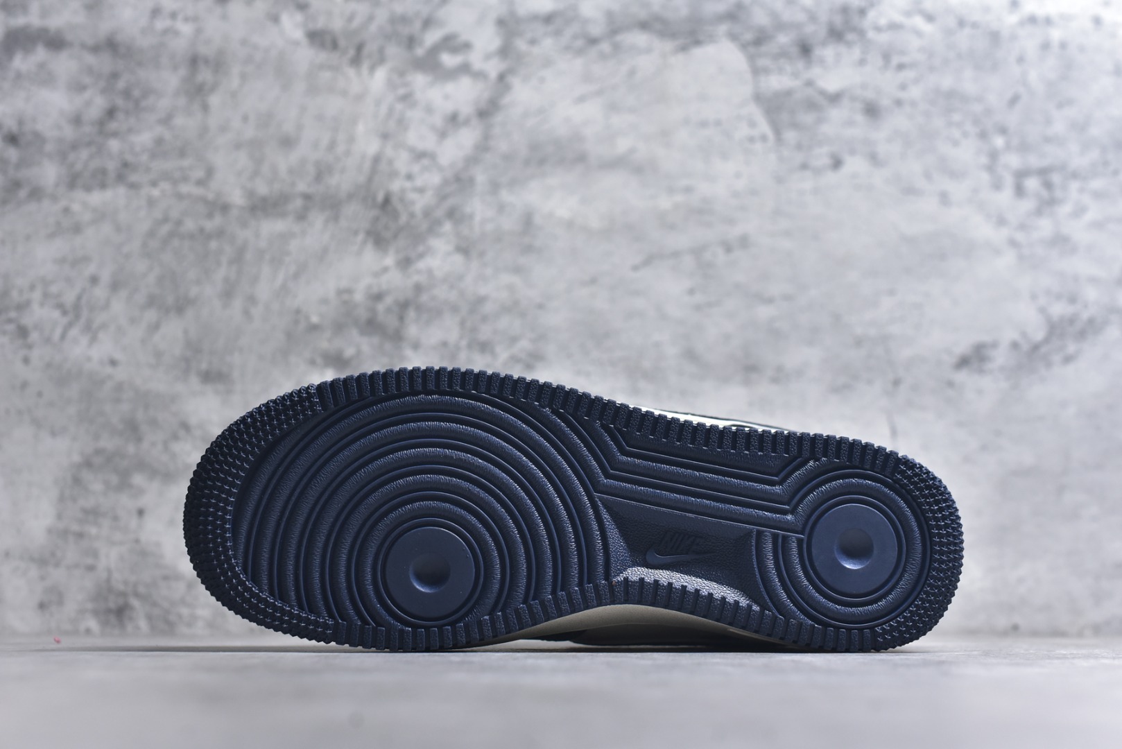 图片[6]-#海外限量发售！公司级Nike Air Force 1 \’07 Low “北面联名——CDG针织米蓝”空军一号 低帮 运动鞋 休闲鞋 折边针车 工艺难度大 原楦头原纸板 原装鞋盒 定制五金配件 内置全掌气垫 原厂鞋底 货号：KK1988-014 尺码：36 36.5 37.5 38 38.5 39 40 40.5 41 42 42.5 43 44 44.5 45-选品中心