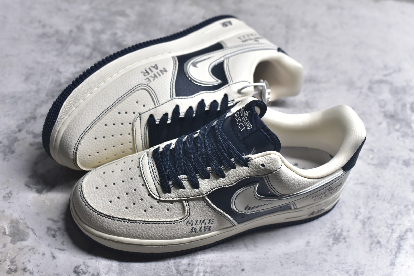 图片[7]-#海外限量发售！公司级Nike Air Force 1 \’07 Low “古驰联名 石头岛联名——米白石墨亮边”空军一号 低帮 运动鞋 休闲鞋 折边针车 工艺难度大 原楦头原纸板 原装鞋盒 定制五金配件 内置全掌气垫 原厂鞋底 货号：KK1988-013 尺码：36 36.5 37.5 38 38.5 39 40 40.5 41 42 42.5 43 44 44.5 45-选品中心