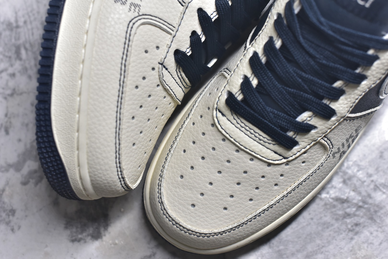 图片[8]-#海外限量发售！公司级Nike Air Force 1 \’07 Low “古驰联名 石头岛联名——米白石墨亮边”空军一号 低帮 运动鞋 休闲鞋 折边针车 工艺难度大 原楦头原纸板 原装鞋盒 定制五金配件 内置全掌气垫 原厂鞋底 货号：KK1988-013 尺码：36 36.5 37.5 38 38.5 39 40 40.5 41 42 42.5 43 44 44.5 45-选品中心