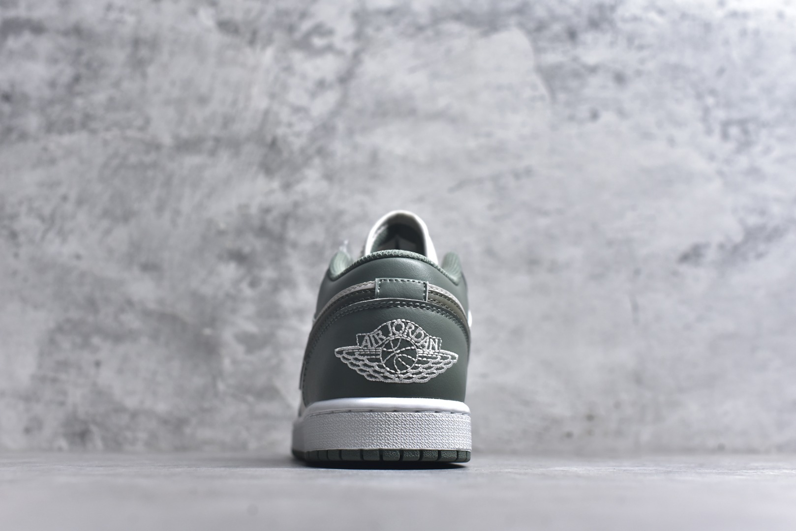 图片[5]-#Nike WMNS AIR JORDAN 1 LOW 低帮乔丹一代低帮经典复古文化休闲运动篮球鞋原鞋开模 拒绝公底 购置原厂同步原材料 都有细节还原98%原汁原味忠于原版 货号：553558 300 尺码：36-46-选品中心