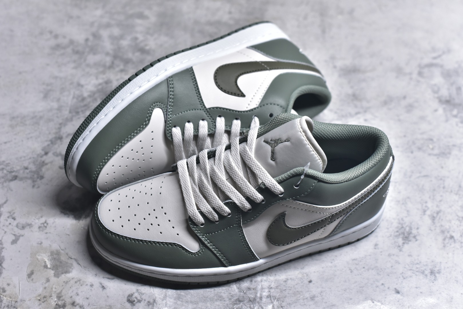 图片[7]-#Nike WMNS AIR JORDAN 1 LOW 低帮乔丹一代低帮经典复古文化休闲运动篮球鞋原鞋开模 拒绝公底 购置原厂同步原材料 都有细节还原98%原汁原味忠于原版 货号：553558 300 尺码：36-46-选品中心