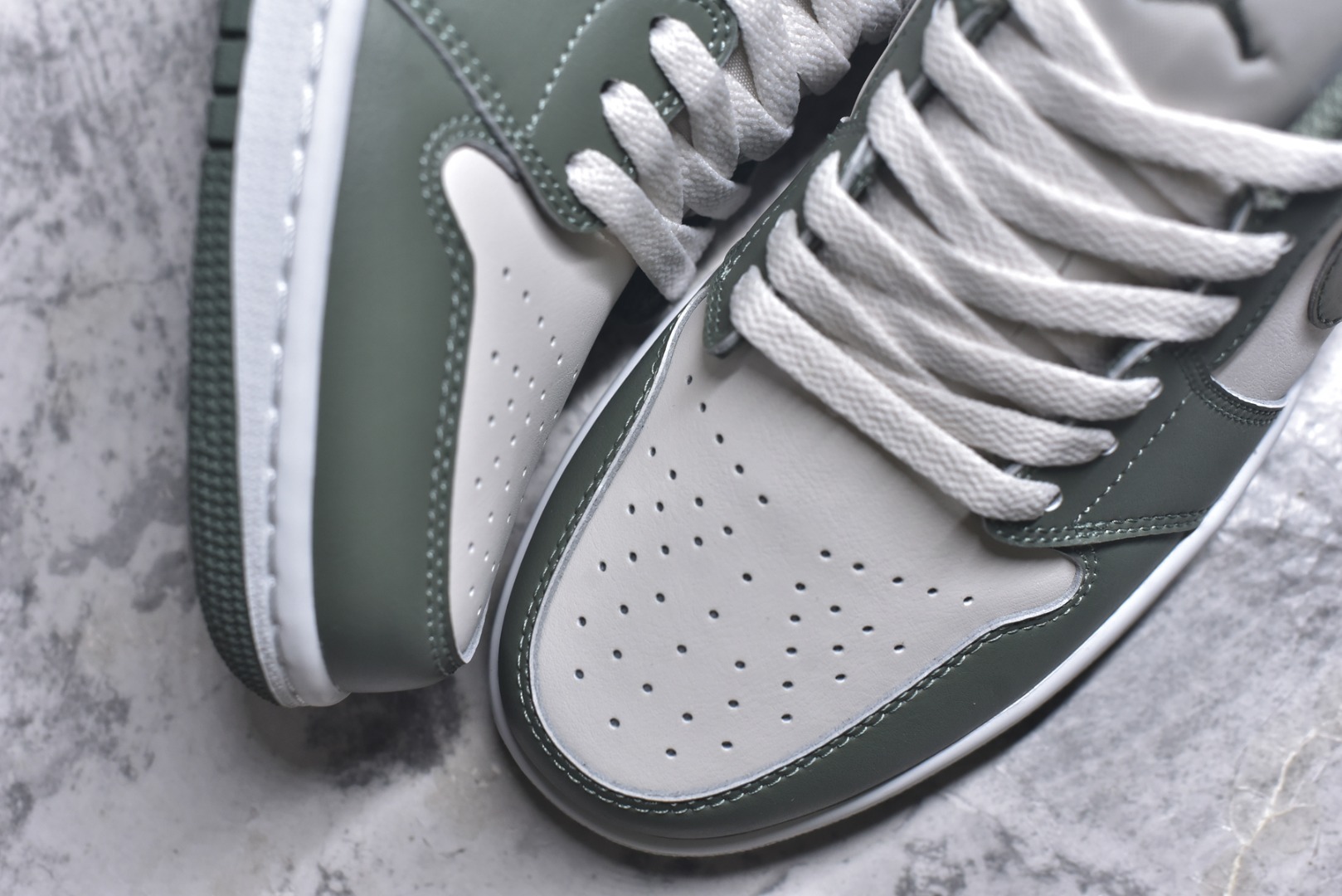 图片[8]-#Nike WMNS AIR JORDAN 1 LOW 低帮乔丹一代低帮经典复古文化休闲运动篮球鞋原鞋开模 拒绝公底 购置原厂同步原材料 都有细节还原98%原汁原味忠于原版 货号：553558 300 尺码：36-46-选品中心