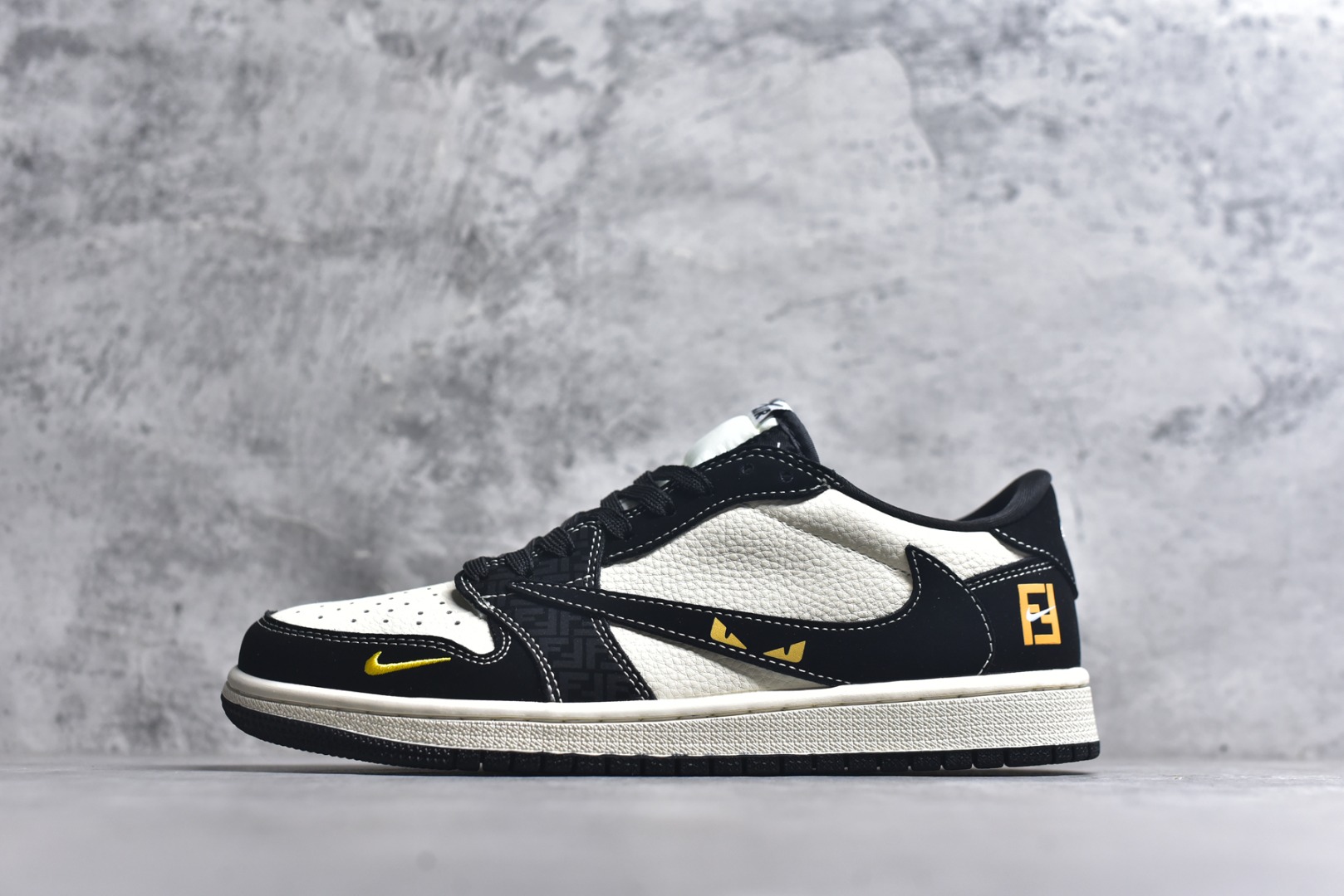 #海外爆款限量发售！ Travis Scott x Jordan 1 Low “芬迪联名——字母米黑黄” 高端定制 乔丹倒勾低帮休闲板鞋 大厂纯原品质出货 纯正版型 定制鞋盒 皮料切割干净无任何毛边 细节完美 超高清洁度 货号：DD7866-110 尺码：36 36.5 37.5 38 38.5 39 40 40.5 41 42 42.5 43 44 44.5 45-选品中心