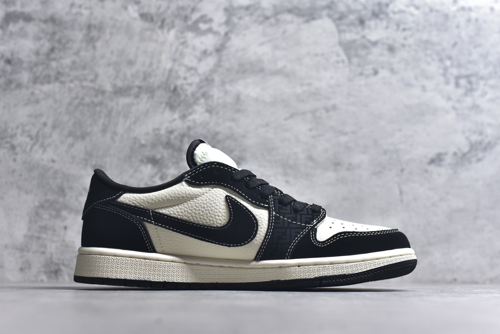 图片[3]-#海外爆款限量发售！ Travis Scott x Jordan 1 Low “芬迪联名——字母米黑黄” 高端定制 乔丹倒勾低帮休闲板鞋 大厂纯原品质出货 纯正版型 定制鞋盒 皮料切割干净无任何毛边 细节完美 超高清洁度 货号：DD7866-110 尺码：36 36.5 37.5 38 38.5 39 40 40.5 41 42 42.5 43 44 44.5 45-选品中心