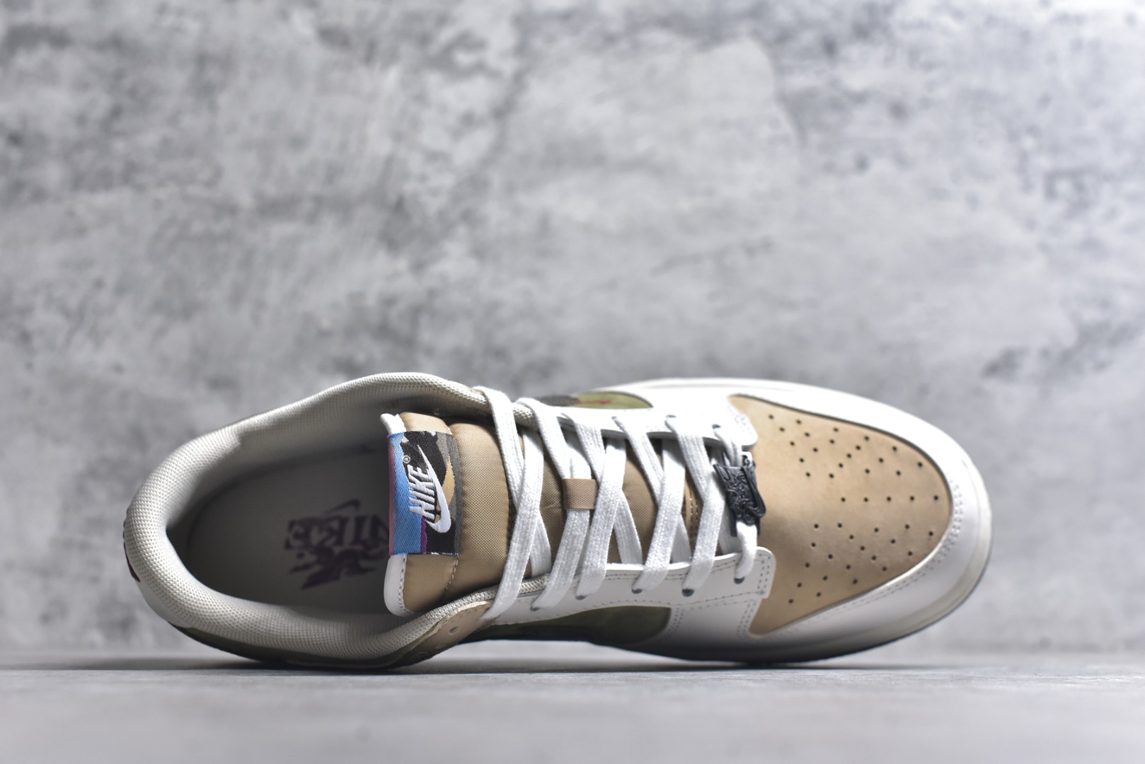 图片[4]-#市面唯一头层皮1：1版本！！ 市面唯一头层皮1：1版本！！ Nike SB Dunk Low“ 马年限定-头层皮” 周年高端定制 低帮休闲板鞋 定制鞋盒 大厂纯原品质出货 超高清洁度 皮料切割干净无任何毛边 细节完美 货号：IQ1118-220 尺码：36 36.5 37.5 38 38.5 39 40 40.5 41 42 42.5 43 44 44.5 45-选品中心