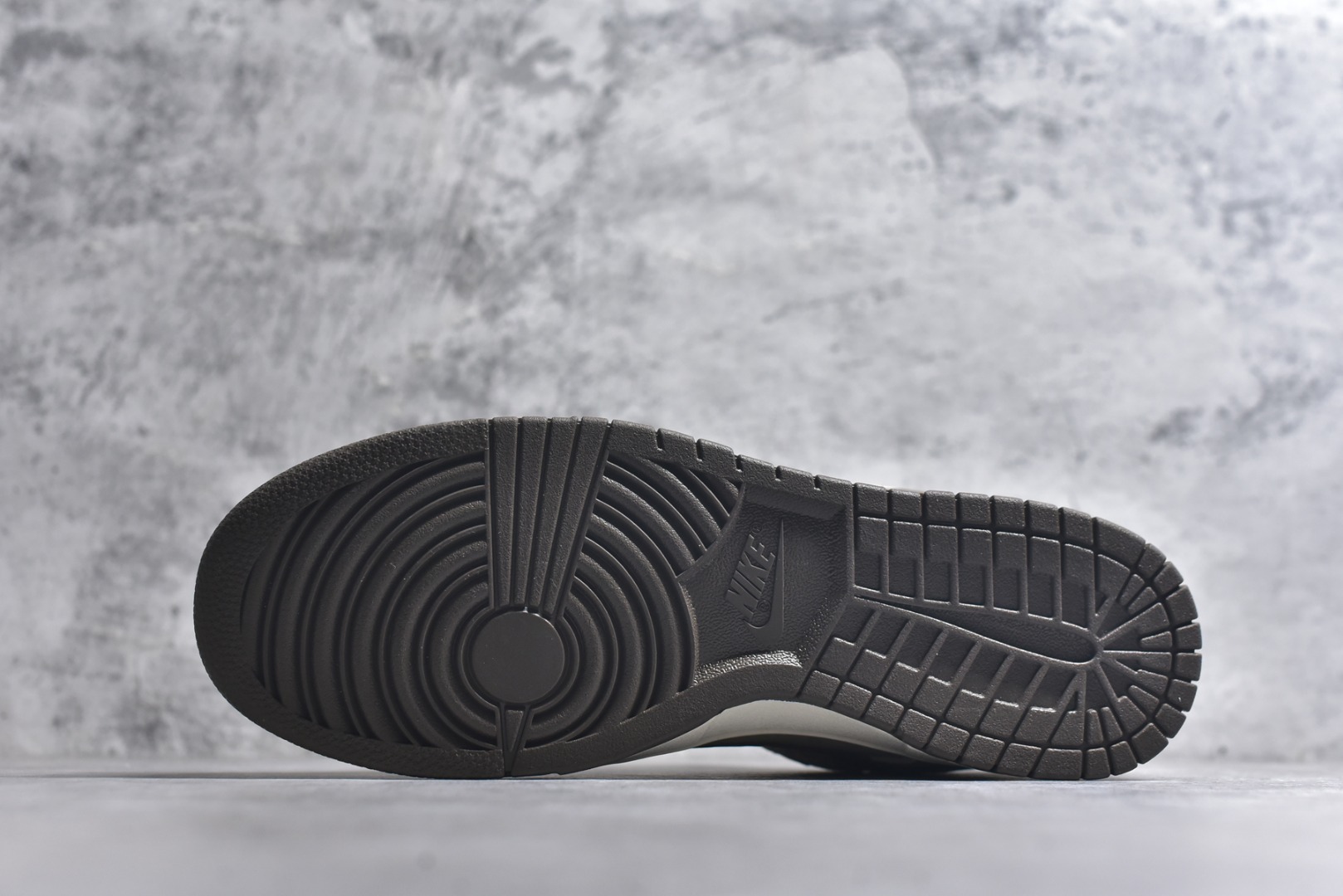 图片[6]-#市面唯一头层皮1：1版本！！ 市面唯一头层皮1：1版本！！ Nike SB Dunk Low“ 马年限定-头层皮” 周年高端定制 低帮休闲板鞋 定制鞋盒 大厂纯原品质出货 超高清洁度 皮料切割干净无任何毛边 细节完美 货号：IQ1118-220 尺码：36 36.5 37.5 38 38.5 39 40 40.5 41 42 42.5 43 44 44.5 45-选品中心