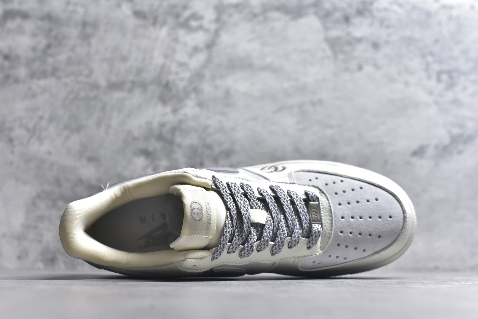 图片[4]-#海外限量发售！公司级NIke Air Force 1 \’07 Low GUCCI 联名–白浅褐色空军一号低帮 运动鞋 休闲鞋 折边针车 工艺难度大 原楦头原纸板 高端定制鞋盒 原厂鞋底 超高清洁度 细节完美 货号：YF9511-807 尺码：36 36.5 37.5 38 38.5 39 40 40.5 41 42 42.5 43 44 44.5 45-选品中心