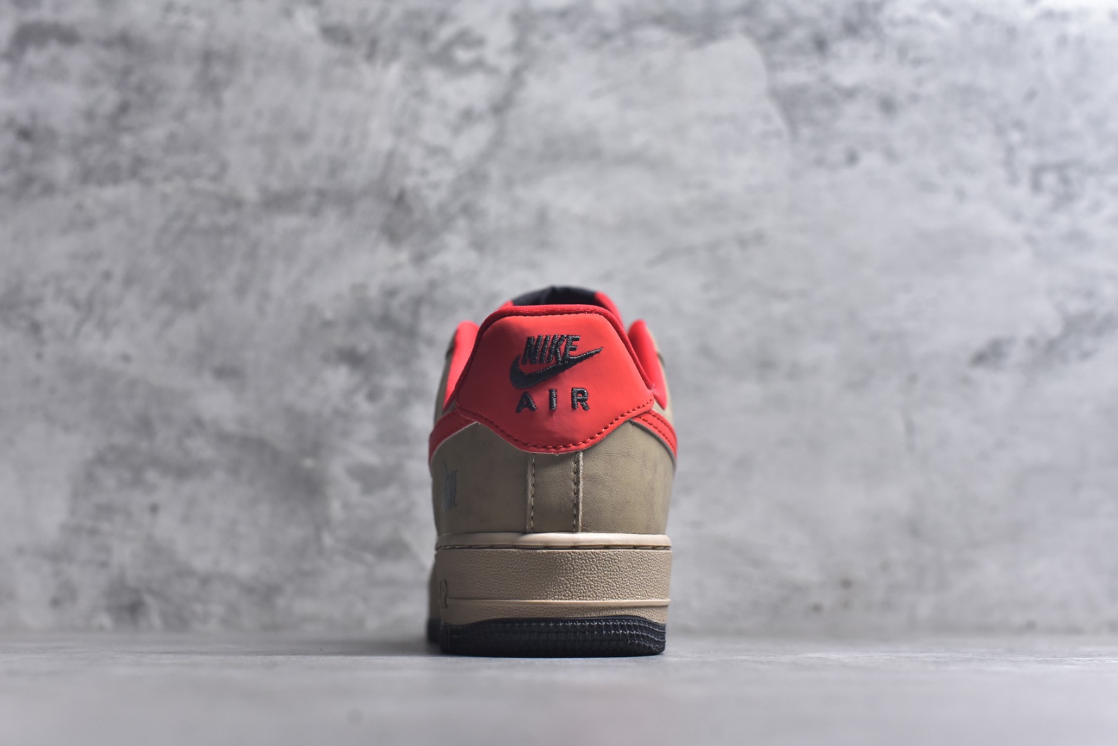 图片[5]-#马年限定限量发售🔥马上发财❗️马上有钱❗️ 高端定制 Nike Air Force 1 \’07 Low “马年限定联名—— 摩卡棕红” 高端定制 低帮休闲板鞋 定制鞋盒 大厂纯原品质出货 超高清洁度 皮料切割干净无任何毛边 细节完美 货号：KD1688-002 尺码：36 36.5 37.5 38 38.5 39 40 40.5 41 42 42.5 43 44 44.5 45-选品中心