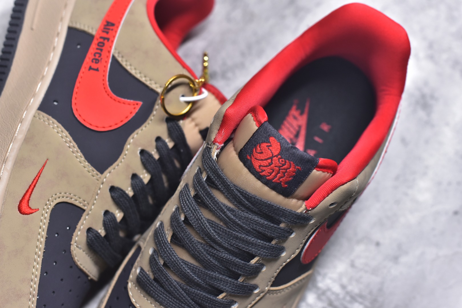 图片[9]-#马年限定限量发售🔥马上发财❗️马上有钱❗️ 高端定制 Nike Air Force 1 \’07 Low “马年限定联名—— 摩卡棕红” 高端定制 低帮休闲板鞋 定制鞋盒 大厂纯原品质出货 超高清洁度 皮料切割干净无任何毛边 细节完美 货号：KD1688-002 尺码：36 36.5 37.5 38 38.5 39 40 40.5 41 42 42.5 43 44 44.5 45-选品中心