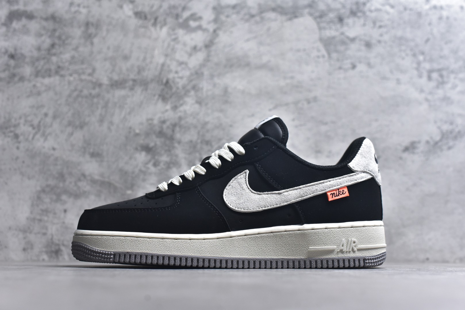 #海外限量发售！公司级NIke Air Force 1 \'07 Low 墨黑灰白 空军一号低帮 运动鞋 休闲鞋 折边针车 工艺难度大 原楦头原纸板 高端定制鞋盒 原厂鞋底 超高清洁度 细节完美 货号：FQ3544-001 尺码：36 36.5 37.5 38 38.5 39 40 40.5 41 42 42.5 43 44 44.5 45-选品中心