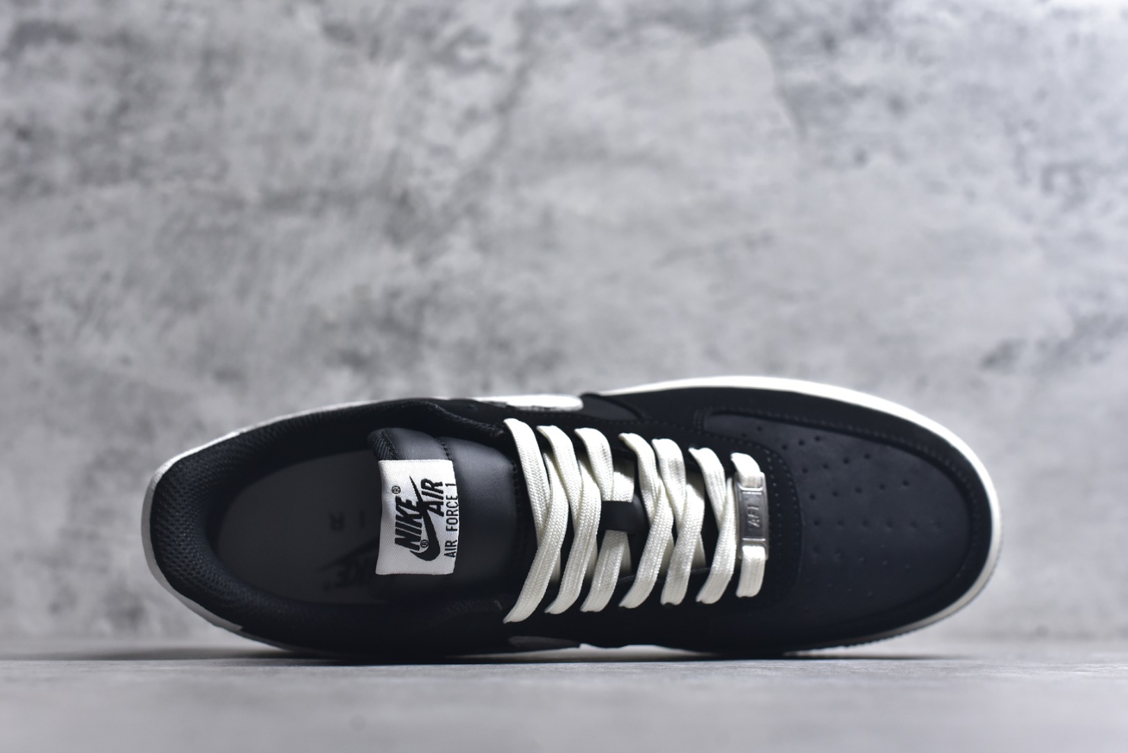 图片[4]-#海外限量发售！公司级NIke Air Force 1 \’07 Low 墨黑灰白 空军一号低帮 运动鞋 休闲鞋 折边针车 工艺难度大 原楦头原纸板 高端定制鞋盒 原厂鞋底 超高清洁度 细节完美 货号：FQ3544-001 尺码：36 36.5 37.5 38 38.5 39 40 40.5 41 42 42.5 43 44 44.5 45-选品中心