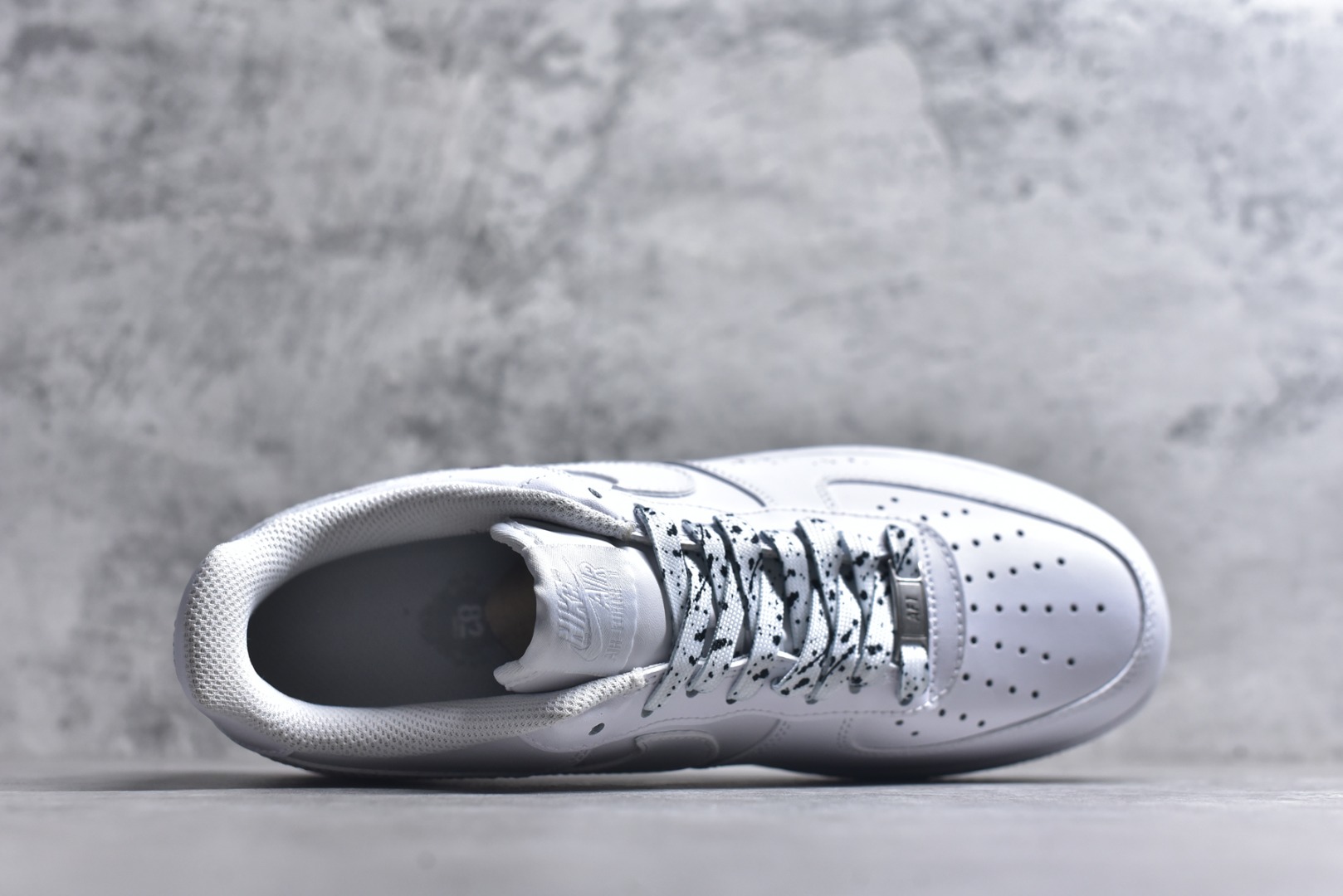 图片[4]-#Kaws x Nk Air Force 1\’07 Low 小熊联名配色 空军一号低帮休闲板鞋 CW2288-111 #定制皮料 原厂3D打印 定制鞋盒 原楦原纸板 纯正空军版型 内置全掌气垫 尺码：36 36.5 37.5 38 38.5 39 40 40.5 41 42 42.5 43 44 44.5 45 9.D4-选品中心