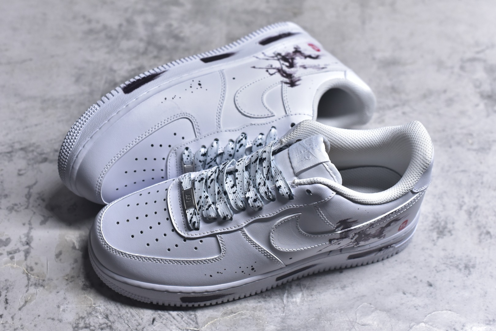 图片[7]-#Kaws x Nk Air Force 1\’07 Low 小熊联名配色 空军一号低帮休闲板鞋 CW2288-111 #定制皮料 原厂3D打印 定制鞋盒 原楦原纸板 纯正空军版型 内置全掌气垫 尺码：36 36.5 37.5 38 38.5 39 40 40.5 41 42 42.5 43 44 44.5 45 9.D4-选品中心
