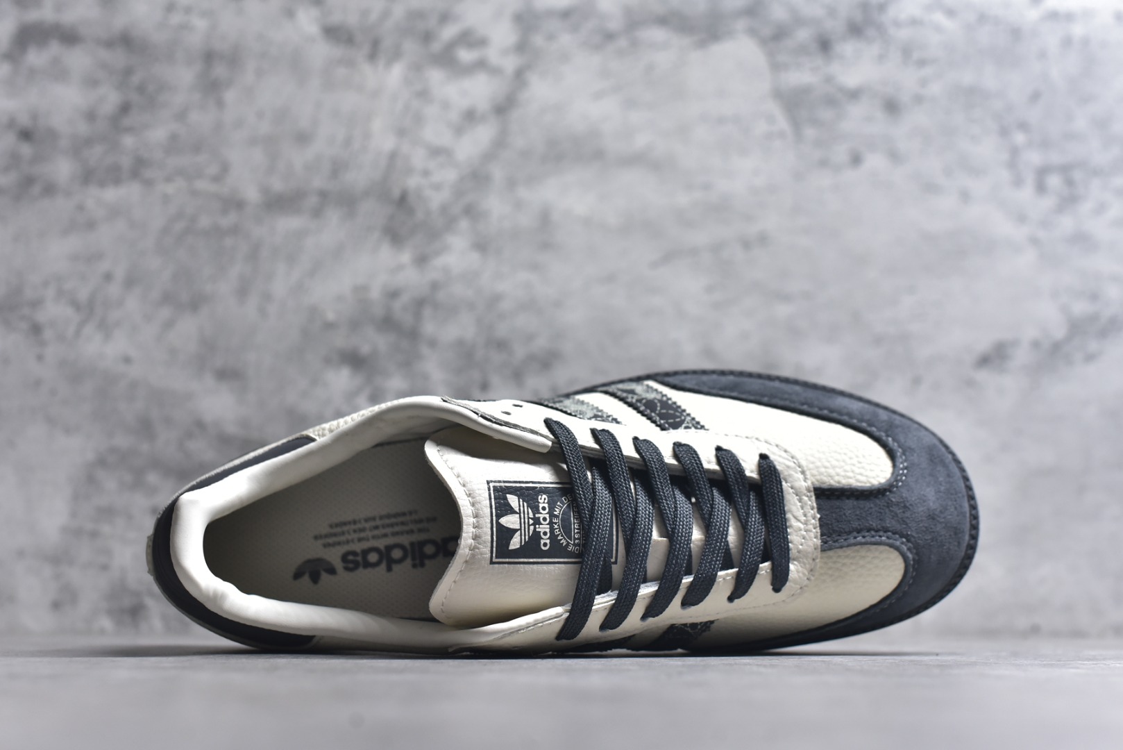 图片[4]-#独家实拍✨ Adidas SAMBA OG 德训鞋 LV联名款 高端定制桑巴系列 大厂纯原品质出货 超高清洁度 细节完美 舒适百搭 低帮休闲板鞋 男女同款 货号：XR0001 尺码：36-45（半）-选品中心