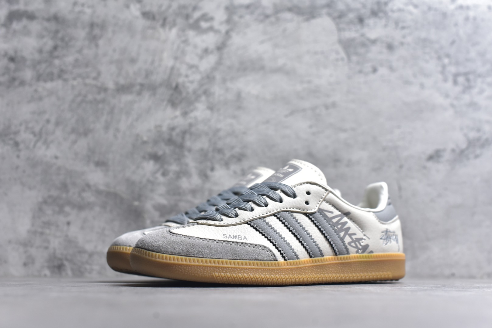 图片[2]-#独家实拍✨Adidas SAMBA OG 德训鞋 高端定制桑巴系列 大厂纯原品质出货 超高清洁度 细节完美 舒适百搭 低帮休闲板鞋 男女同款 货号：XR0013 尺码：36 36.5 37 38 38.5 39 40 40.5 41 42 42.5 43 44 44.5 45-选品中心
