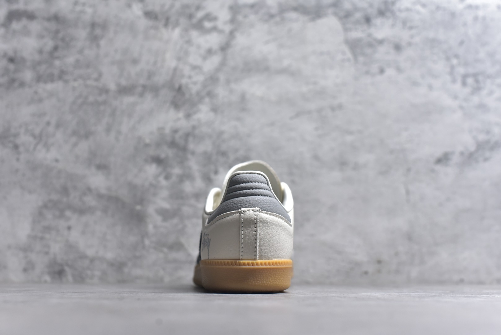 图片[5]-#独家实拍✨Adidas SAMBA OG 德训鞋 高端定制桑巴系列 大厂纯原品质出货 超高清洁度 细节完美 舒适百搭 低帮休闲板鞋 男女同款 货号：XR0013 尺码：36 36.5 37 38 38.5 39 40 40.5 41 42 42.5 43 44 44.5 45-选品中心