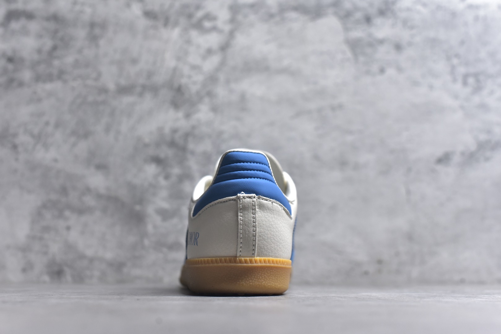 图片[5]-#独家实拍✨Adidas Originals Samba ‘DIY’桑巴舞系列 阿迪达斯 三叶草绅士德训足球风百搭低帮休闲运动板鞋原装头层材料 用料绝不含糊 独家版型蒸餾加工帶來的是更好的视觉和脚感体验 清洁度 电绣工艺 皮料切割干净无任何毛边 细节完美 货号：XR0004 尺码：36-45（半）-选品中心