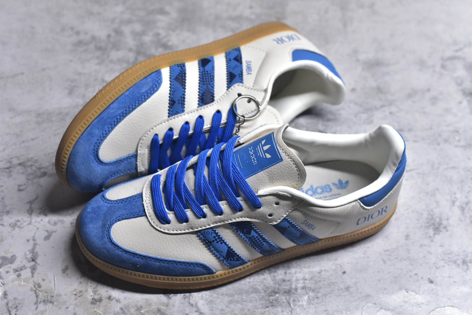 图片[7]-#独家实拍✨Adidas Originals Samba ‘DIY’桑巴舞系列 阿迪达斯 三叶草绅士德训足球风百搭低帮休闲运动板鞋原装头层材料 用料绝不含糊 独家版型蒸餾加工帶來的是更好的视觉和脚感体验 清洁度 电绣工艺 皮料切割干净无任何毛边 细节完美 货号：XR0004 尺码：36-45（半）-选品中心