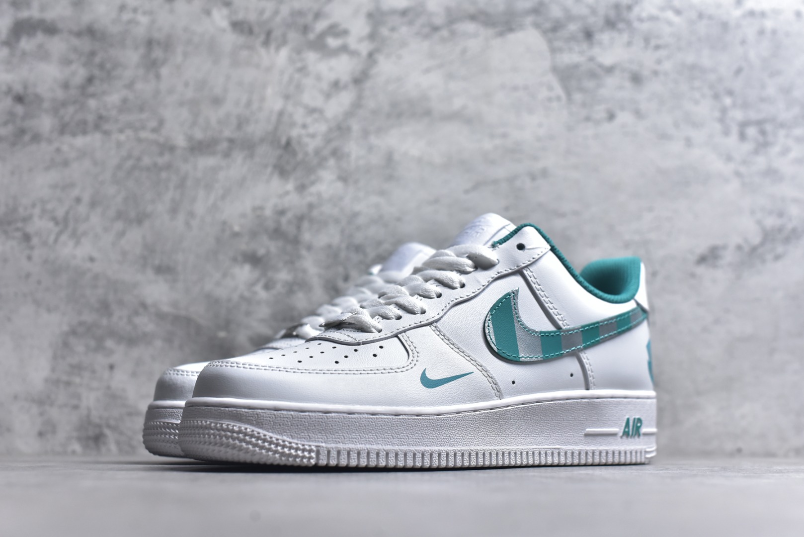 图片[2]-#海外限量发售！公司级NIke Air Force 1 \’07 Low “十二生肖”空军一号 低帮 运动鞋 休闲鞋 折边针车 工艺难度大 原楦头原纸板 原装鞋盒 定制五金配件 内置全掌气垫 原厂鞋底 货号：CW2288-111 尺码：36 36.5 37.5 38 38.5 39 40 40.5 41 42 42.5 43 44 44.5 45-选品中心