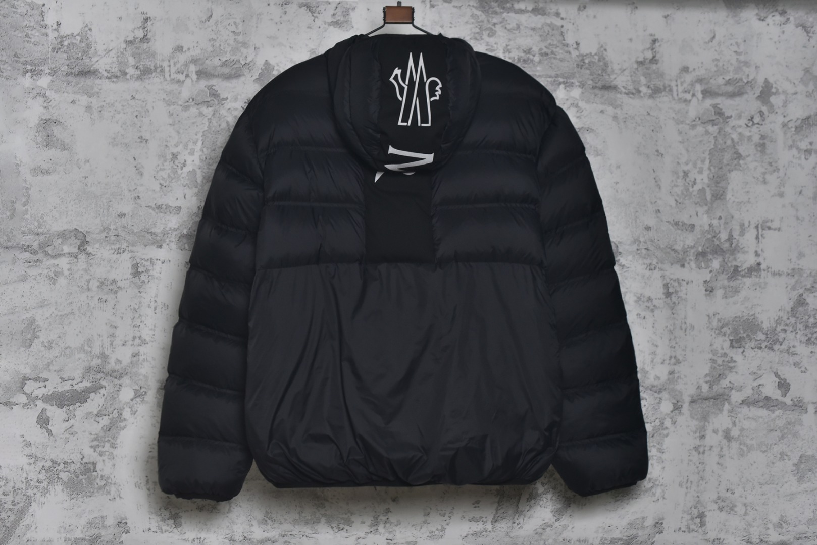 图片[2]-#MONCLER盟可睐Citala-FW24休闲简约舒适亲肤连帽反光羽绒服系列❗️ 现货供应 全年售后❗️ 温馨提示❗️（只做高端产品） DF巅峰 踏上巅峰❗️ 货号：K10911A005-650 颜色：黑色 尺码：1-2-3-4-5-6-选品中心