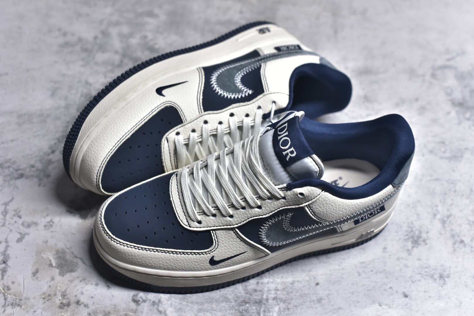 图片[7]-#海外限量发售！公司级NIke Air Force 1 \’07 Low “北面联名”空军一号 低帮 运动鞋 休闲鞋 折边针车 工艺难度大 原楦头原纸板 原装鞋盒 定制五金配件 内置全掌气垫 原厂鞋底 货号：QY6818-523 尺码：36 36.5 37.5 38 38.5 39 40 40.5 41 42 42.5 43 44 44.5 45-选品中心