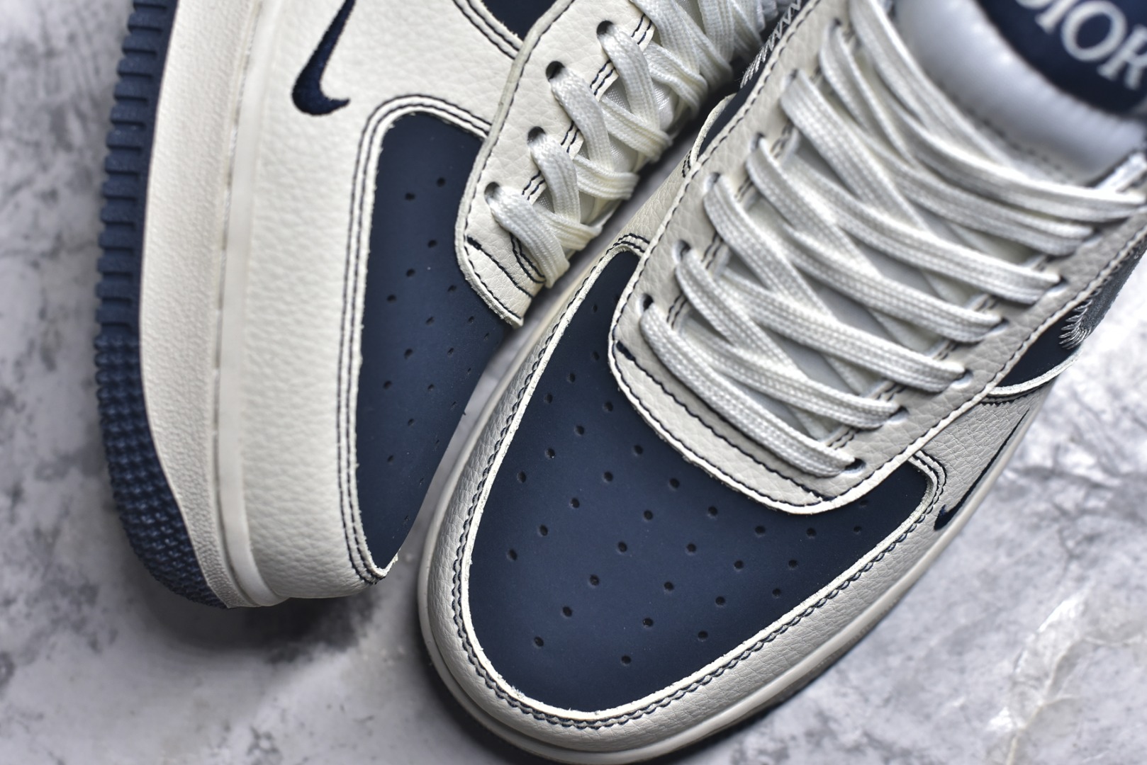 图片[8]-#海外限量发售！公司级NIke Air Force 1 \’07 Low “北面联名”空军一号 低帮 运动鞋 休闲鞋 折边针车 工艺难度大 原楦头原纸板 原装鞋盒 定制五金配件 内置全掌气垫 原厂鞋底 货号：QY6818-523 尺码：36 36.5 37.5 38 38.5 39 40 40.5 41 42 42.5 43 44 44.5 45-选品中心