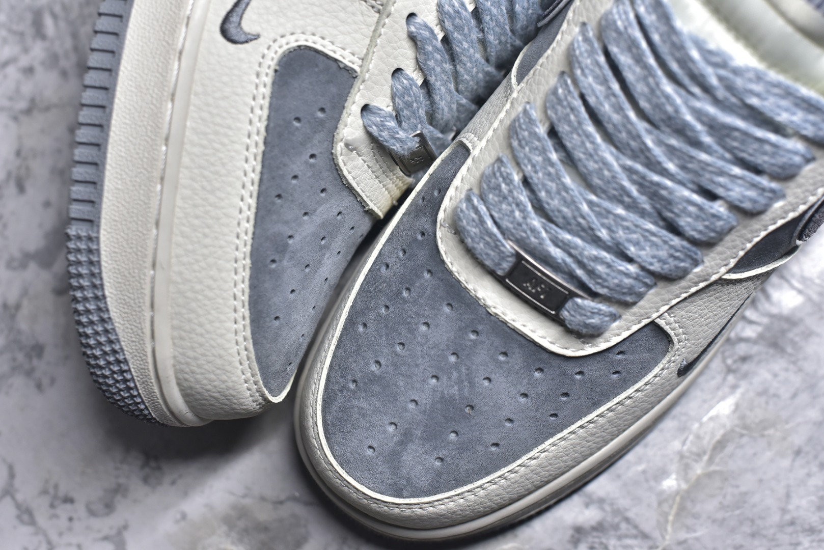 图片[8]-#海外限量发售！公司级NIke Air Force 1 \’07 Low “北面联名”空军一号 低帮 运动鞋 休闲鞋 折边针车 工艺难度大 原楦头原纸板 原装鞋盒 定制五金配件 内置全掌气垫 原厂鞋底 货号：QY6818-524 尺码：36 36.5 37.5 38 38.5 39 40 40.5 41 42 42.5 43 44 44.5 45-选品中心