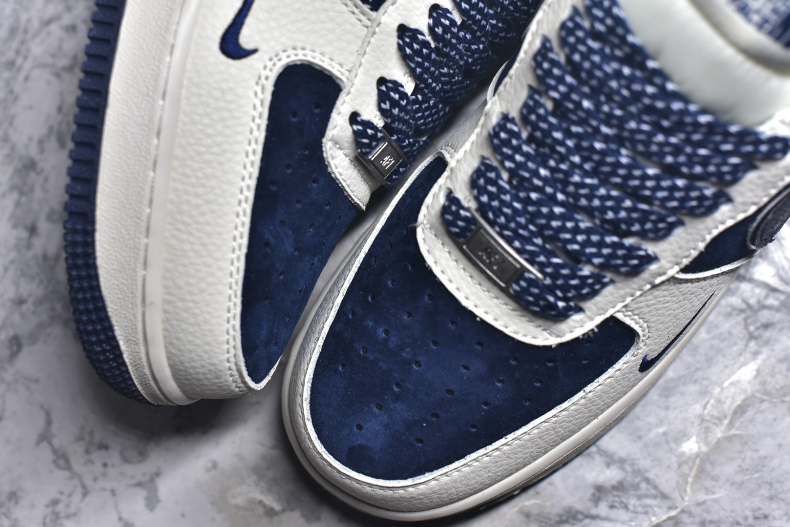 图片[8]-#海外限量发售！公司级NIke Air Force 1 \’07 Low “北面联名”空军一号 低帮 运动鞋 休闲鞋 折边针车 工艺难度大 原楦头原纸板 原装鞋盒 定制五金配件 内置全掌气垫 原厂鞋底 货号：QY6818-523 尺码：36 36.5 37.5 38 38.5 39 40 40.5 41 42 42.5 43 44 44.5 45-选品中心