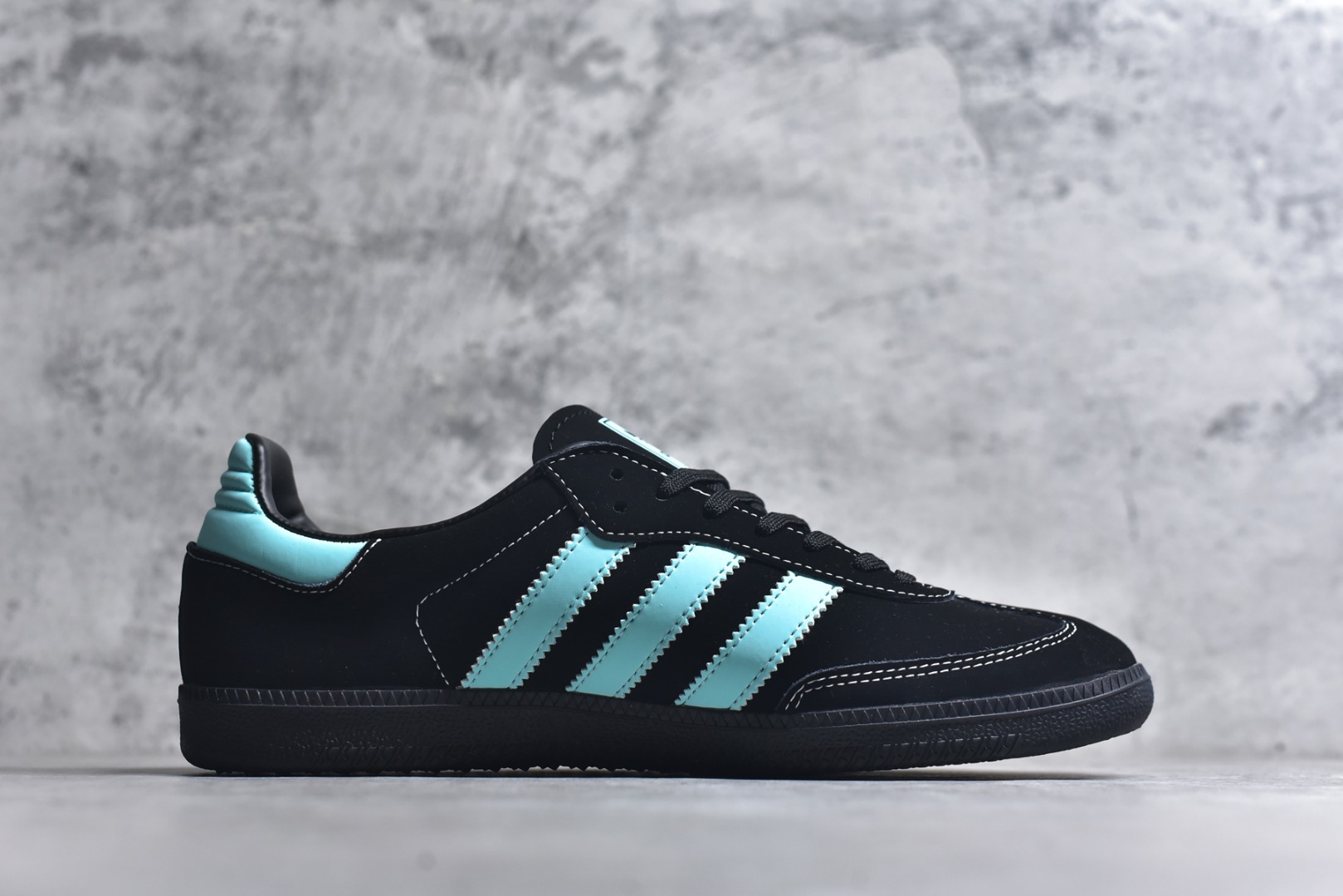 图片[3]-#独家实拍✨Adidas SAMBA OG 德训鞋 高端定制桑巴系列 大厂纯原品质出货 超高清洁度 细节完美 舒适百搭 低帮休闲板鞋 男女同款 货号：DX0002 尺码：36 36.5 37 38 38.5 39 40 40.5 41 42 42.5 43 44 44.5 45-选品中心