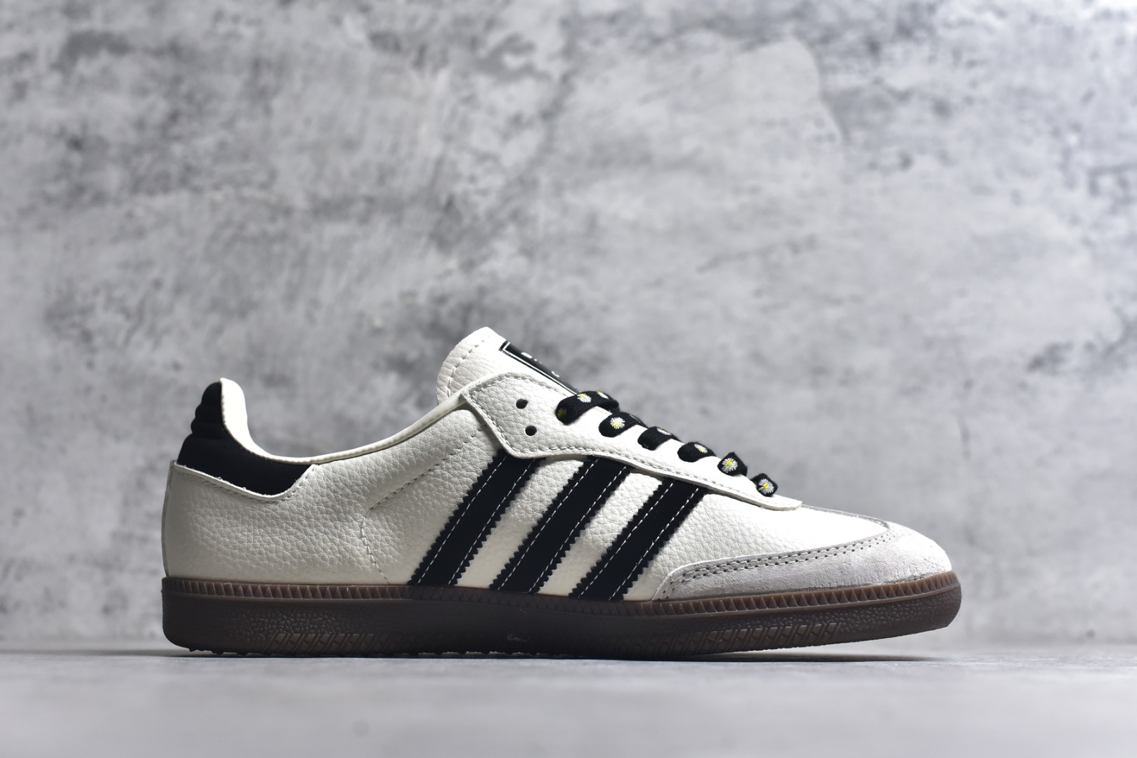 图片[3]-#独家实拍✨Adidas SAMBA OG 德训鞋 高端定制桑巴系列 大厂纯原品质出货 超高清洁度 细节完美 舒适百搭 低帮休闲板鞋 男女同款 货号：DX0005 尺码：36 36.5 37 38 38.5 39 40 40.5 41 42 42.5 43 44 44.5 45-选品中心