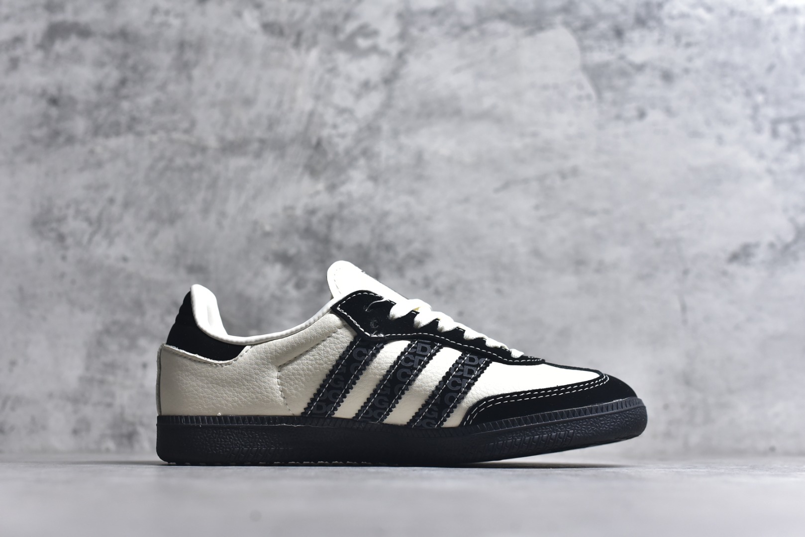 图片[3]-#独家实拍✨Adidas SAMBA OG 德训鞋 高端定制桑巴系列 大厂纯原品质出货 超高清洁度 细节完美 舒适百搭 低帮休闲板鞋 男女同款 货号：DX0006 尺码：36 36.5 37 38 38.5 39 40 40.5 41 42 42.5 43 44 44.5 45-选品中心