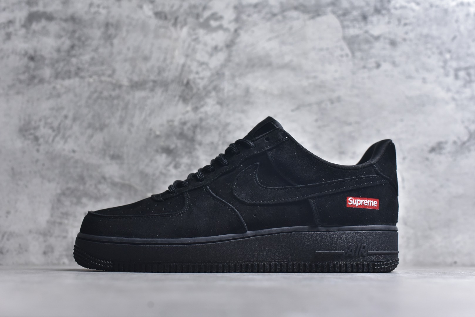 #海外爆款限量发售！公司级Nike Air Force 1 \'07 Low “Supreme联名——全猪八”空军一号 高端定制 低帮 运动鞋 休闲鞋 折边针车 工艺难度大 原楦头原纸板 原装鞋盒 定制五金配件 内置全掌气垫 原厂鞋底 货号：DF0188-119 尺码：36 36.5 37.5 38 38.5 39 40 40.5 41 42 42.5 43 44 44.5 45-选品中心